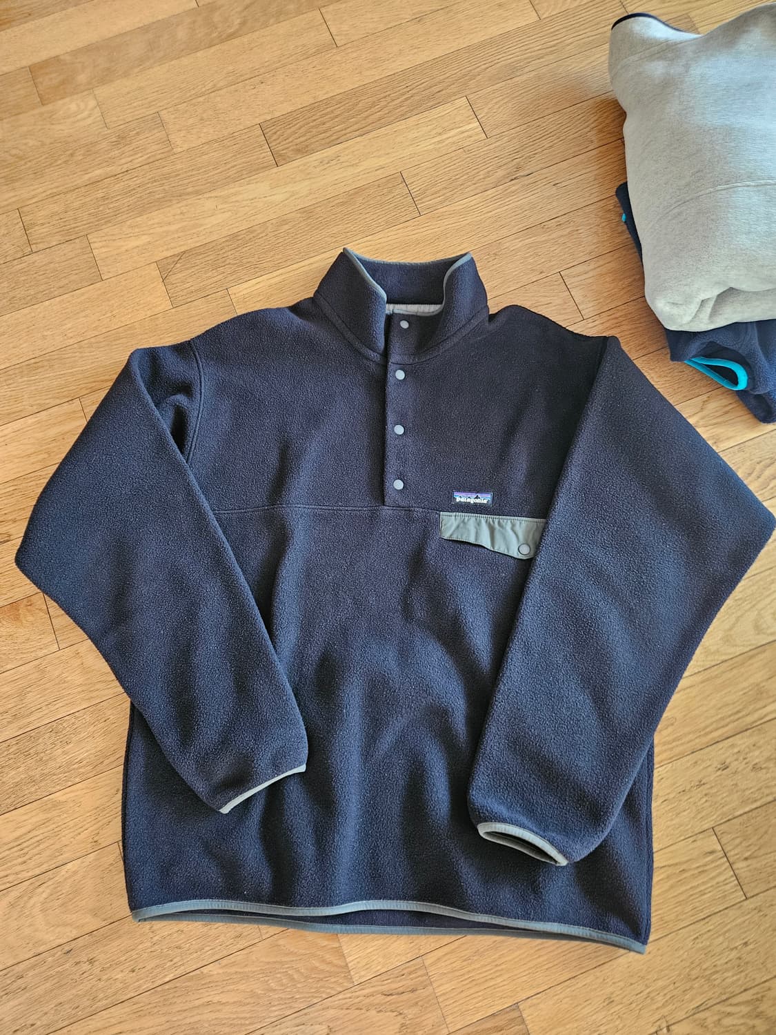 파타고니아 신칠라 블랙 라이트웨이트 L 후리스 플리스 아노락 상태A 상품이미지3