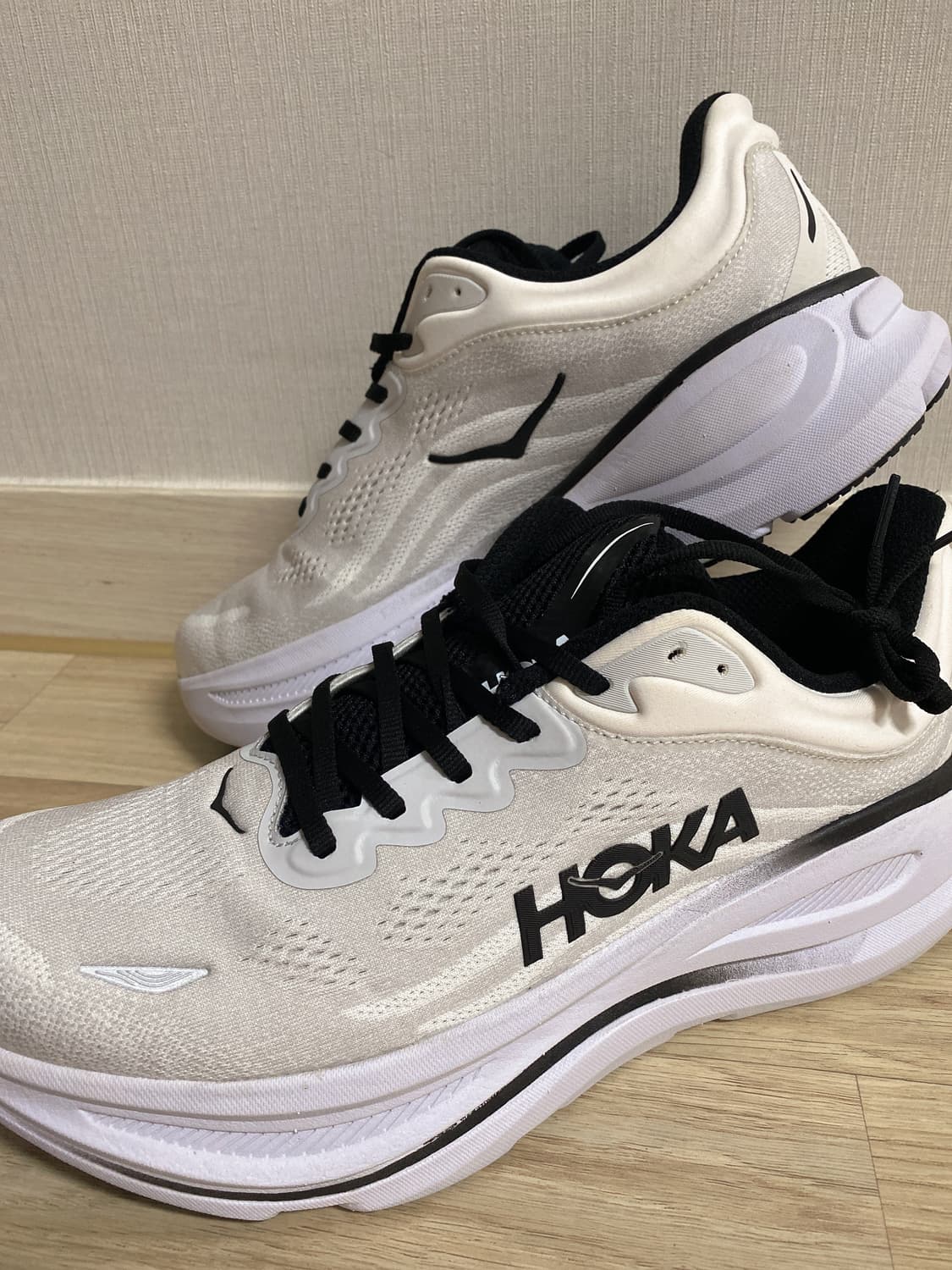 hoka 호카 본디 화이트 운동화 상품이미지6