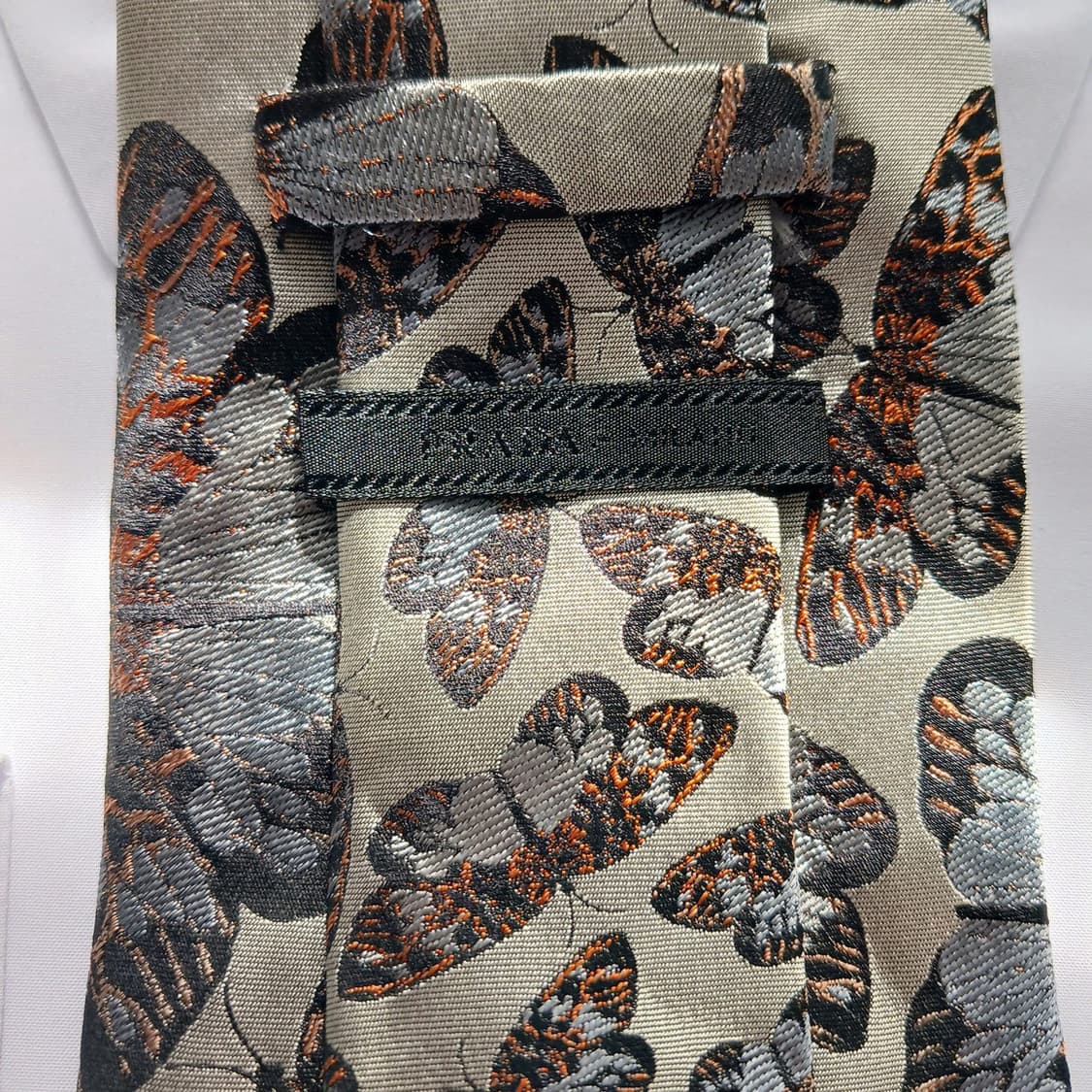 프라다 실크 버터플라이 자수 패턴 넥타이 9.7cm A등급 A18618
 상품이미지4