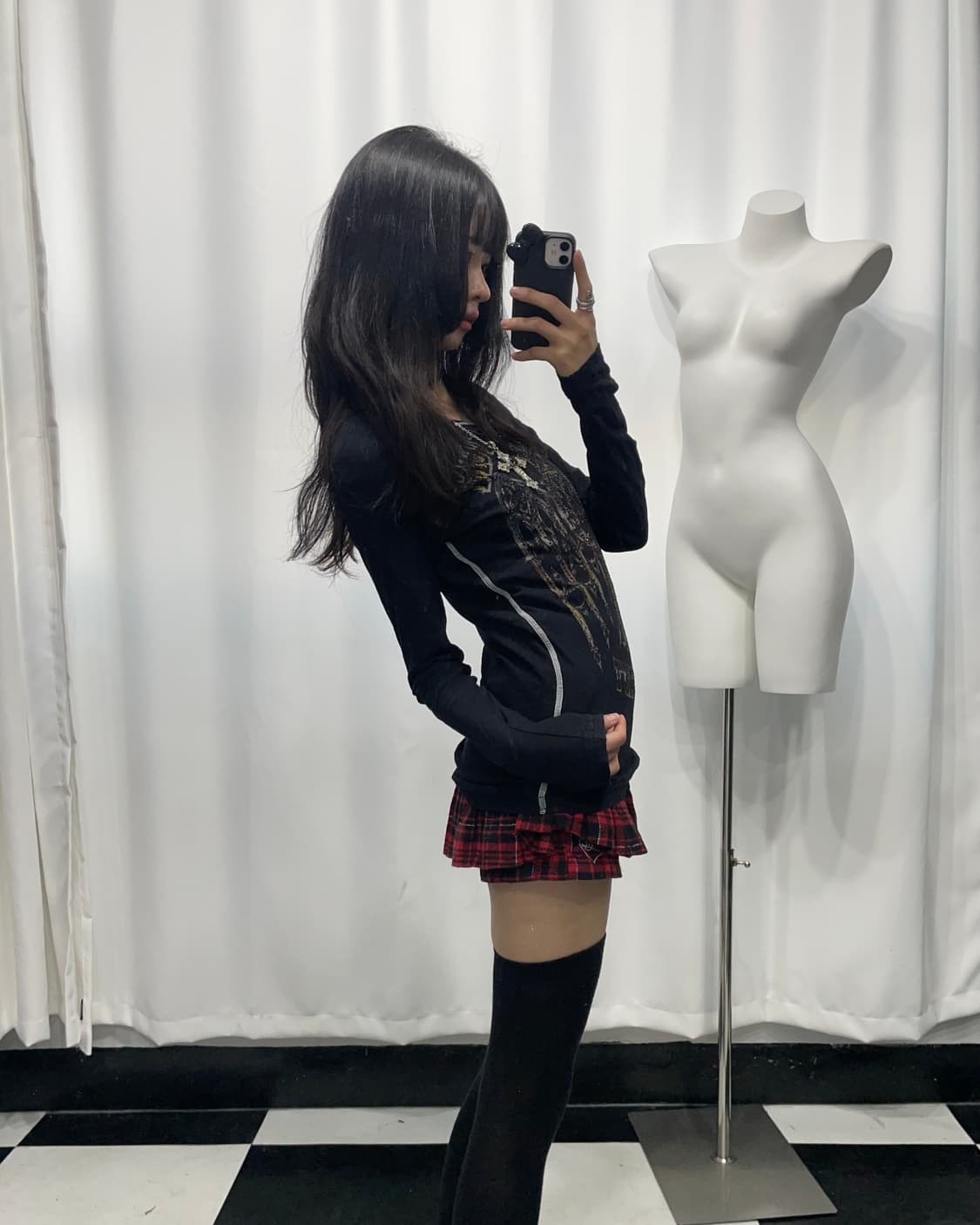 🎸블랙 프린팅 비즈 디테일 롱슬리브🎸 상품이미지3