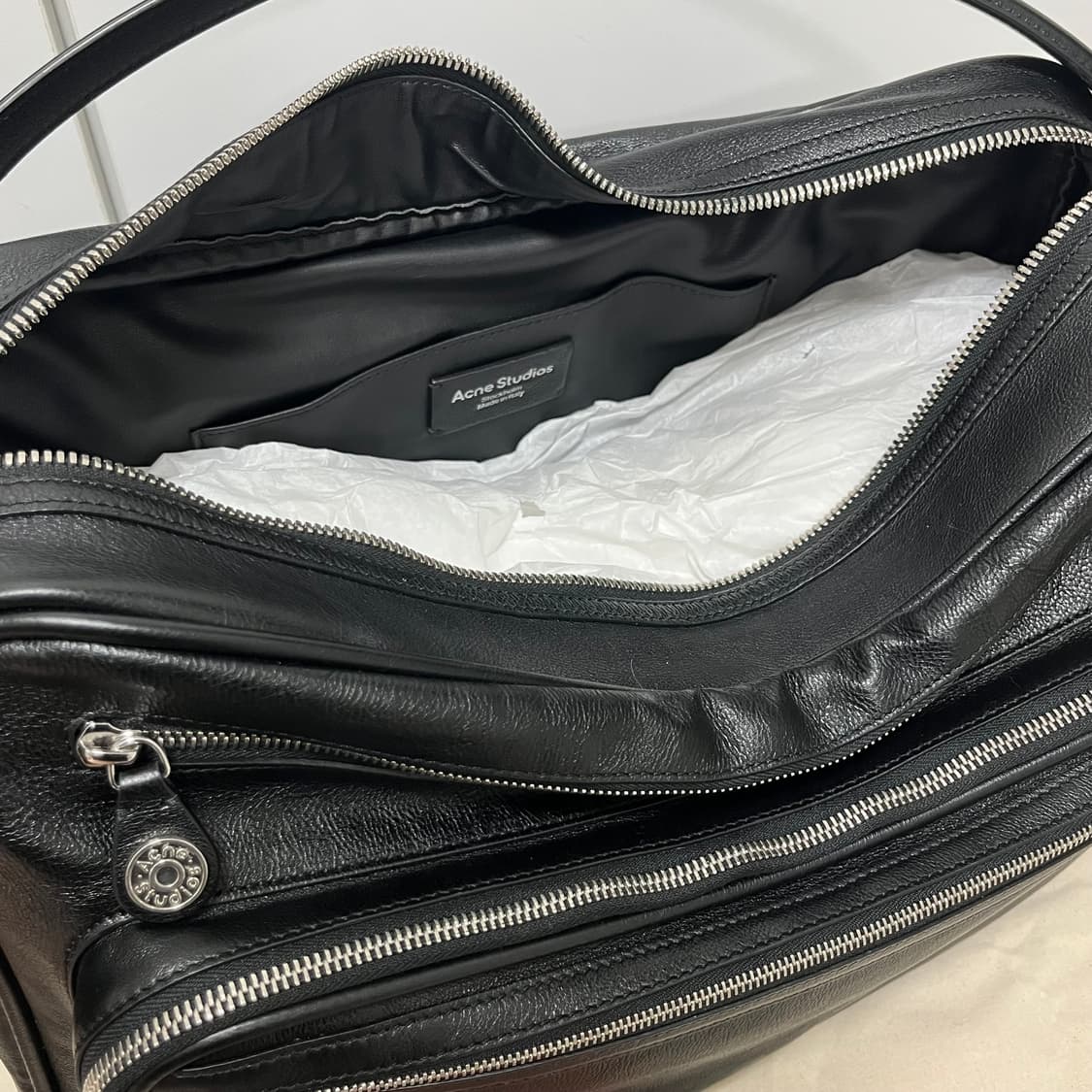 아크네스튜디오 25fw 카메로백 라지/블랙 상품이미지4