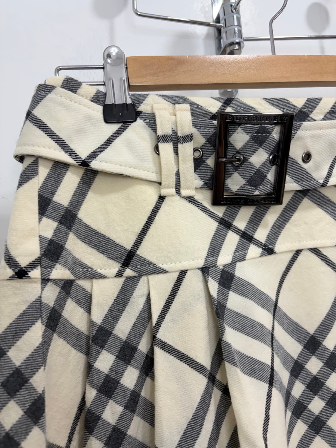 버버리 노바체크 아이보리 벨트 플리츠 스커트 상품이미지4