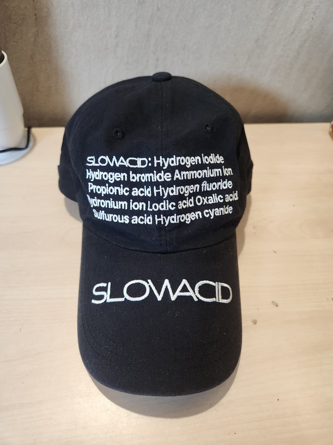 “SLOW ACID 블랙 볼캡⚡ 힙한 레터링 무드” 상품이미지1