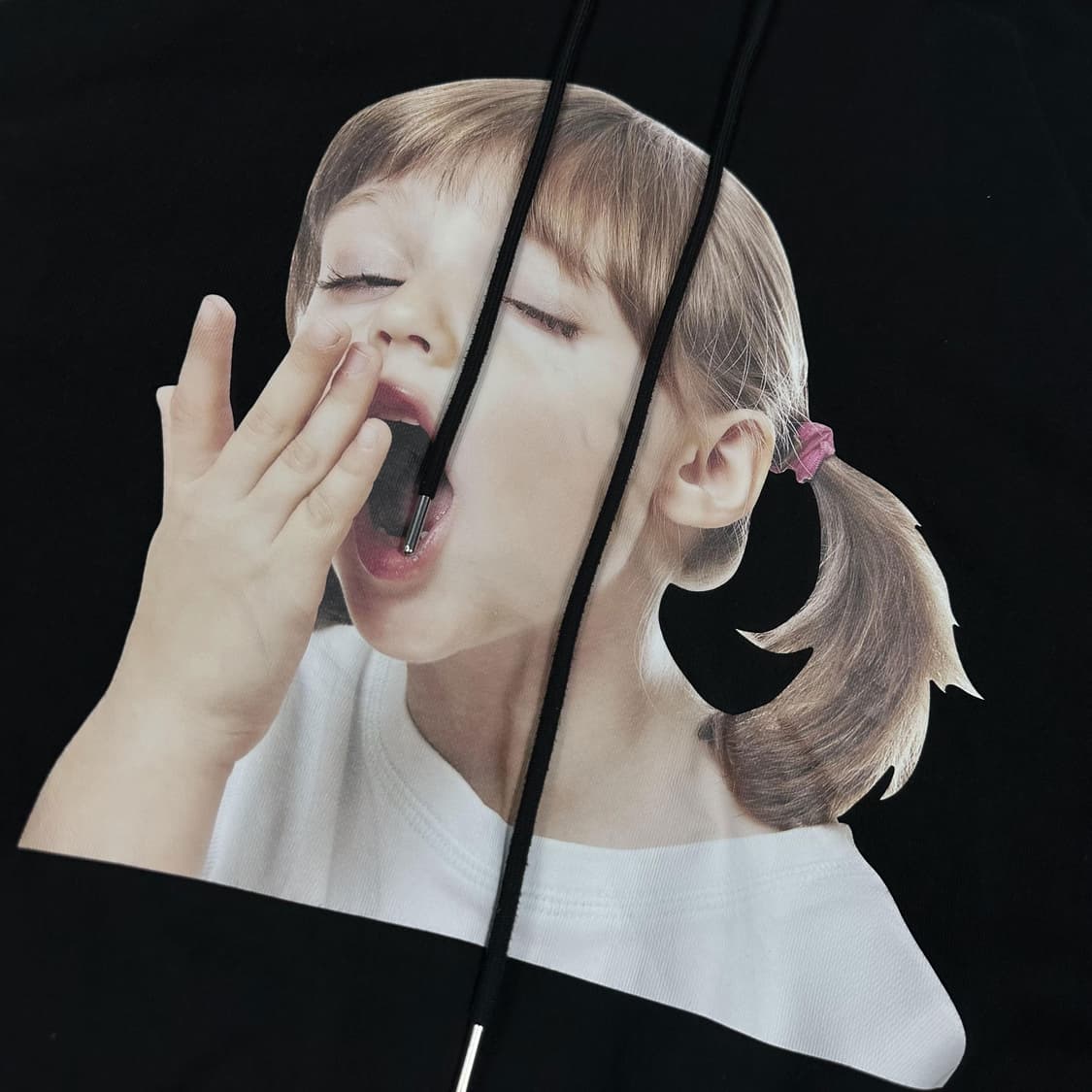 아크메드라비 베이비 페이스 블랙 후드티 (실측 XL) 상품이미지3