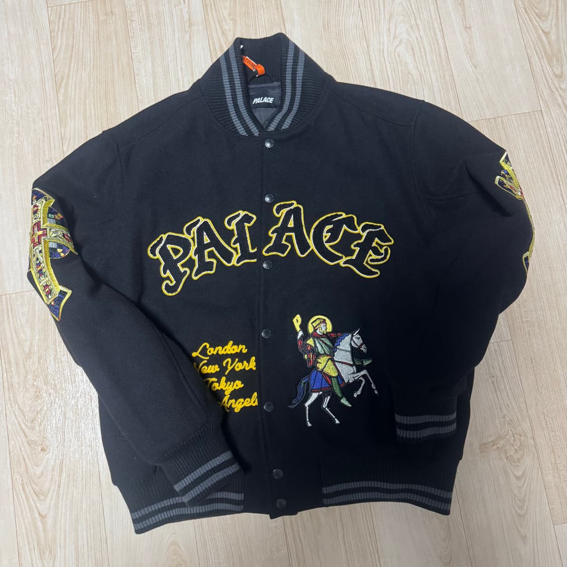 [SS급] 24SS 팔라스 바시티 자켓 L 팝니다. 상품이미지2