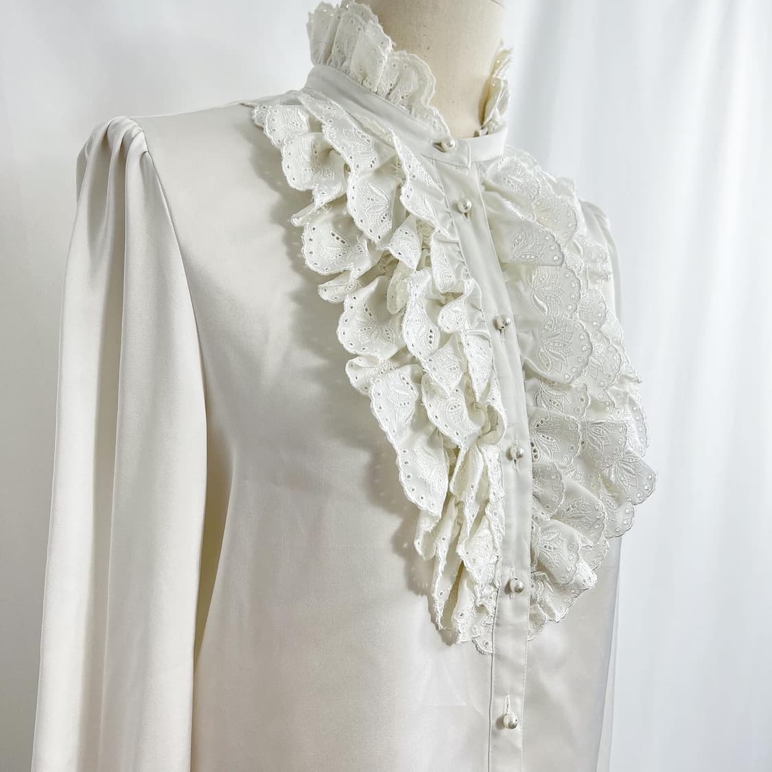 화이트 프릴 블라우스 상품이미지6