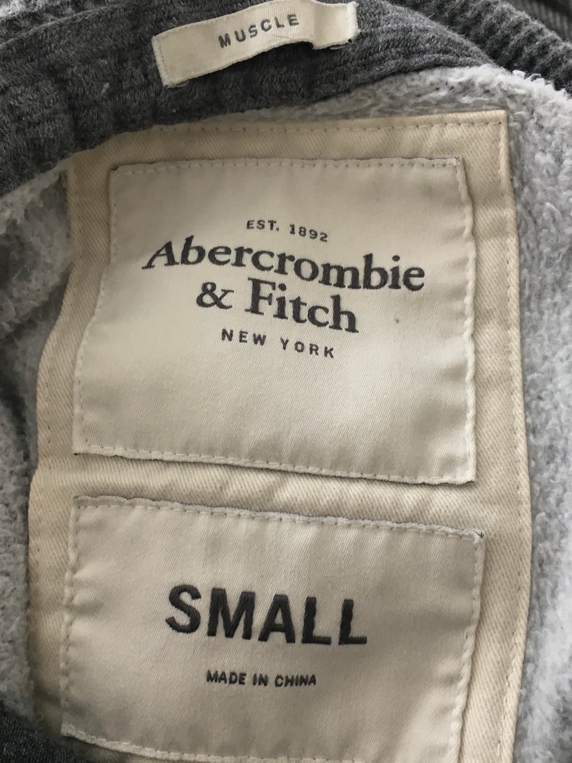 아베크롬비 그레이 자수 빅로고 후드티 상품이미지3