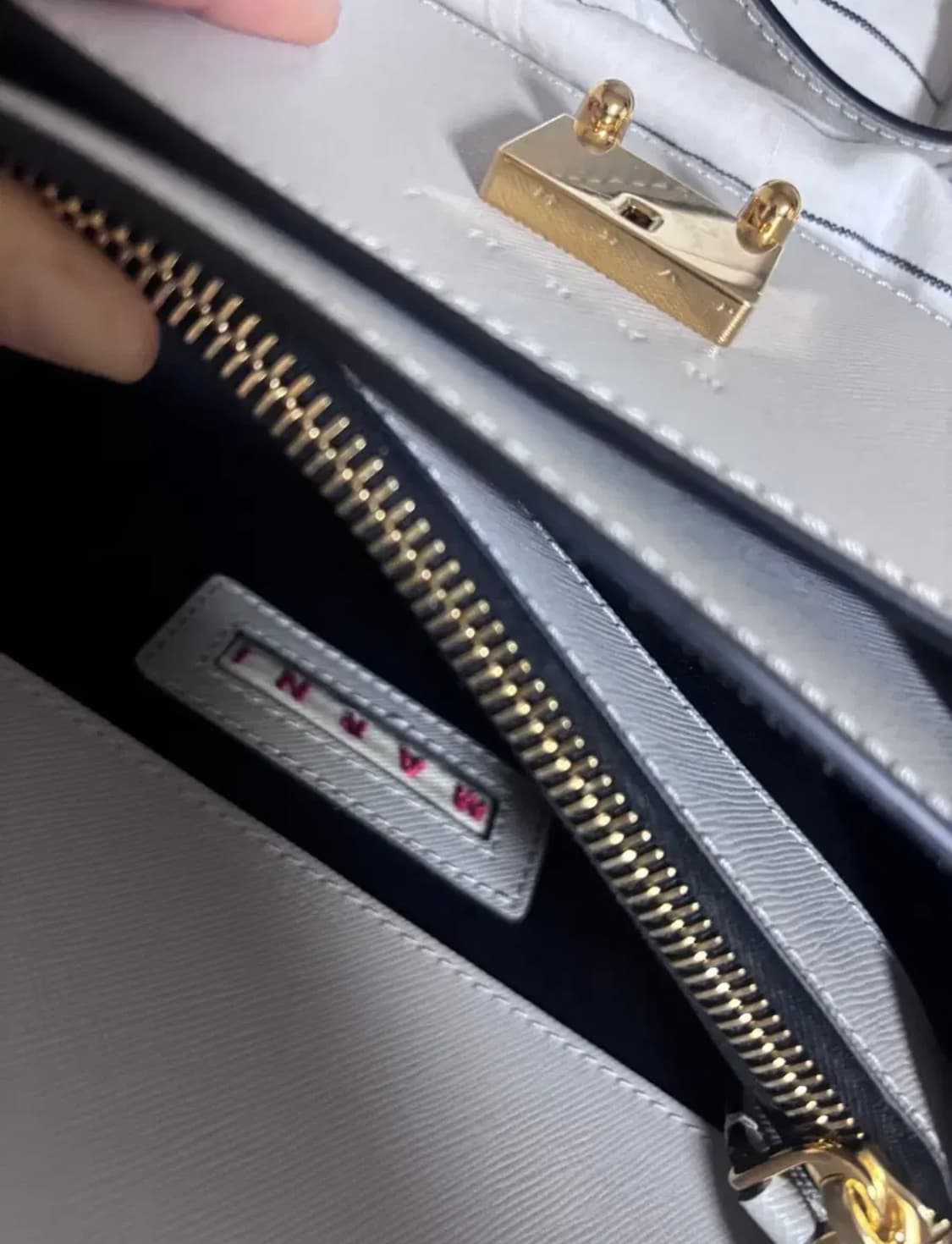 (새상품급) 마르니 이스트 웨스트 트렁크백 펠리칸 상품이미지3