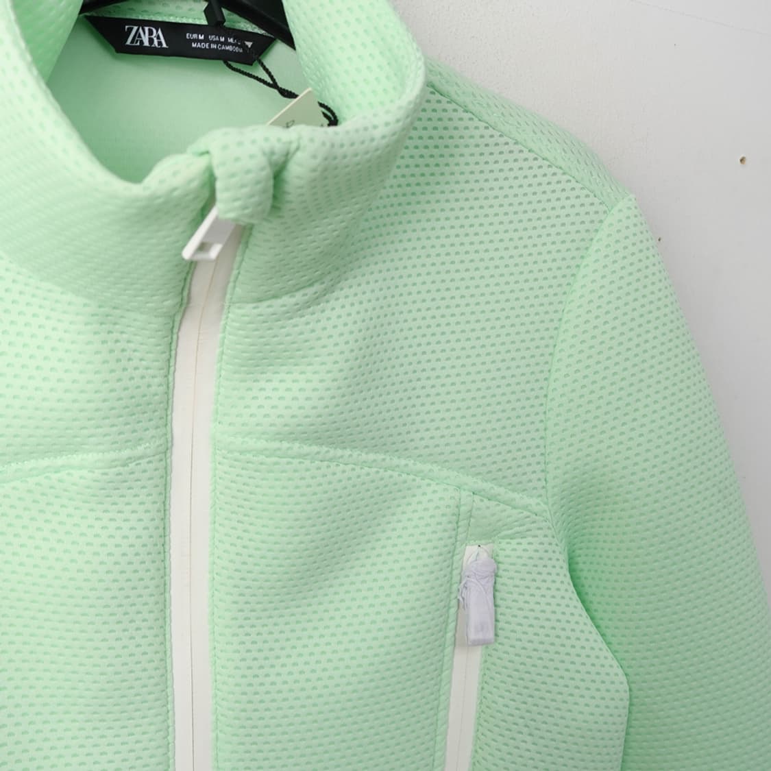 55/새상품 자라 펀칭 크롭 자켓 상품이미지4