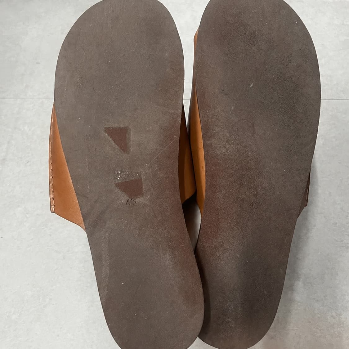 코스 남자 레더 슬라이드 탠컬러 상품이미지3