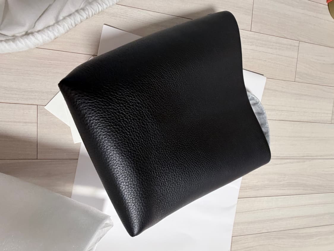 [미사용] 더로우 파크백 미디움 블랙 상품이미지3