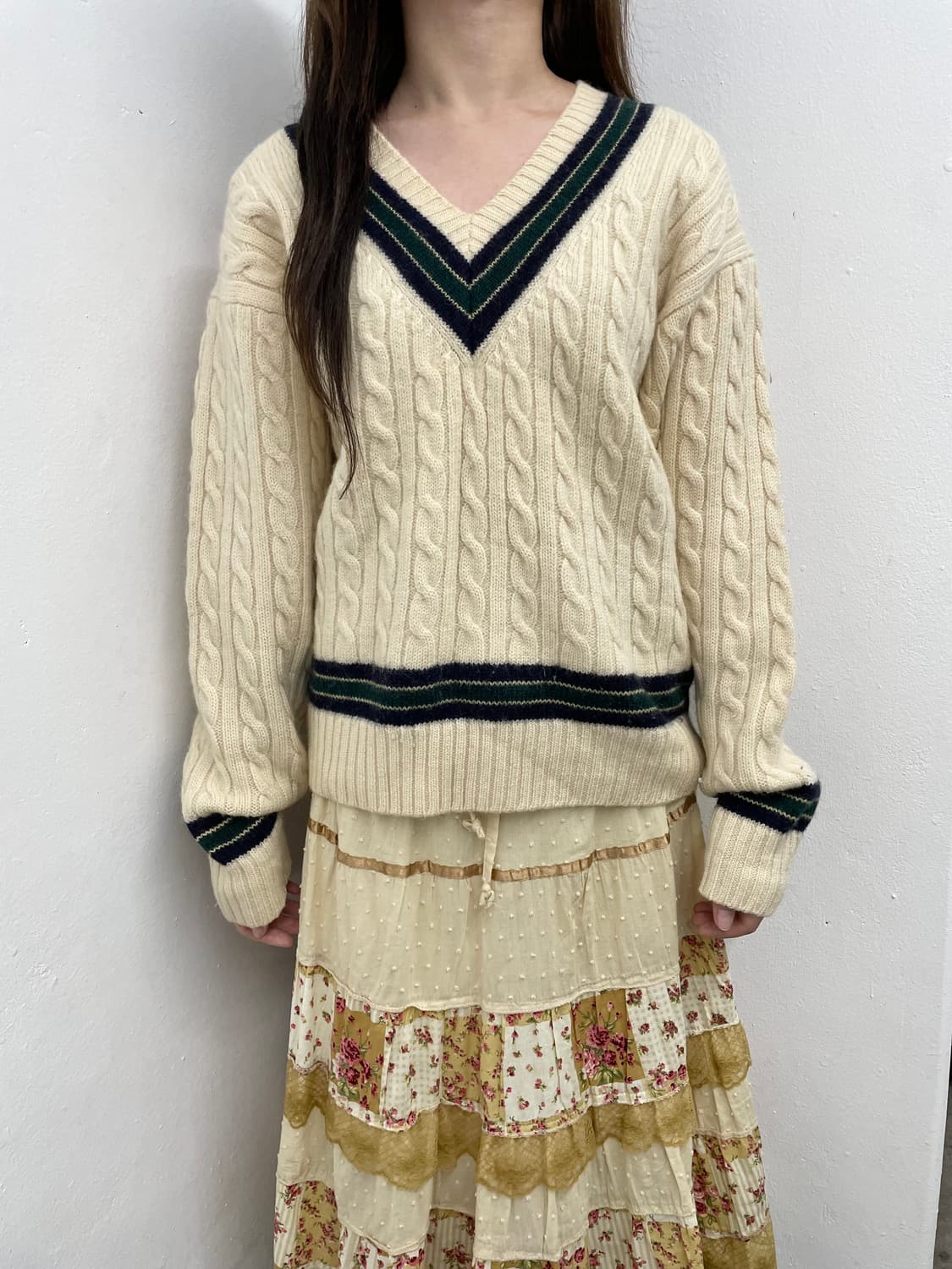 울100% 브이넥 케이블 니트 상품이미지1