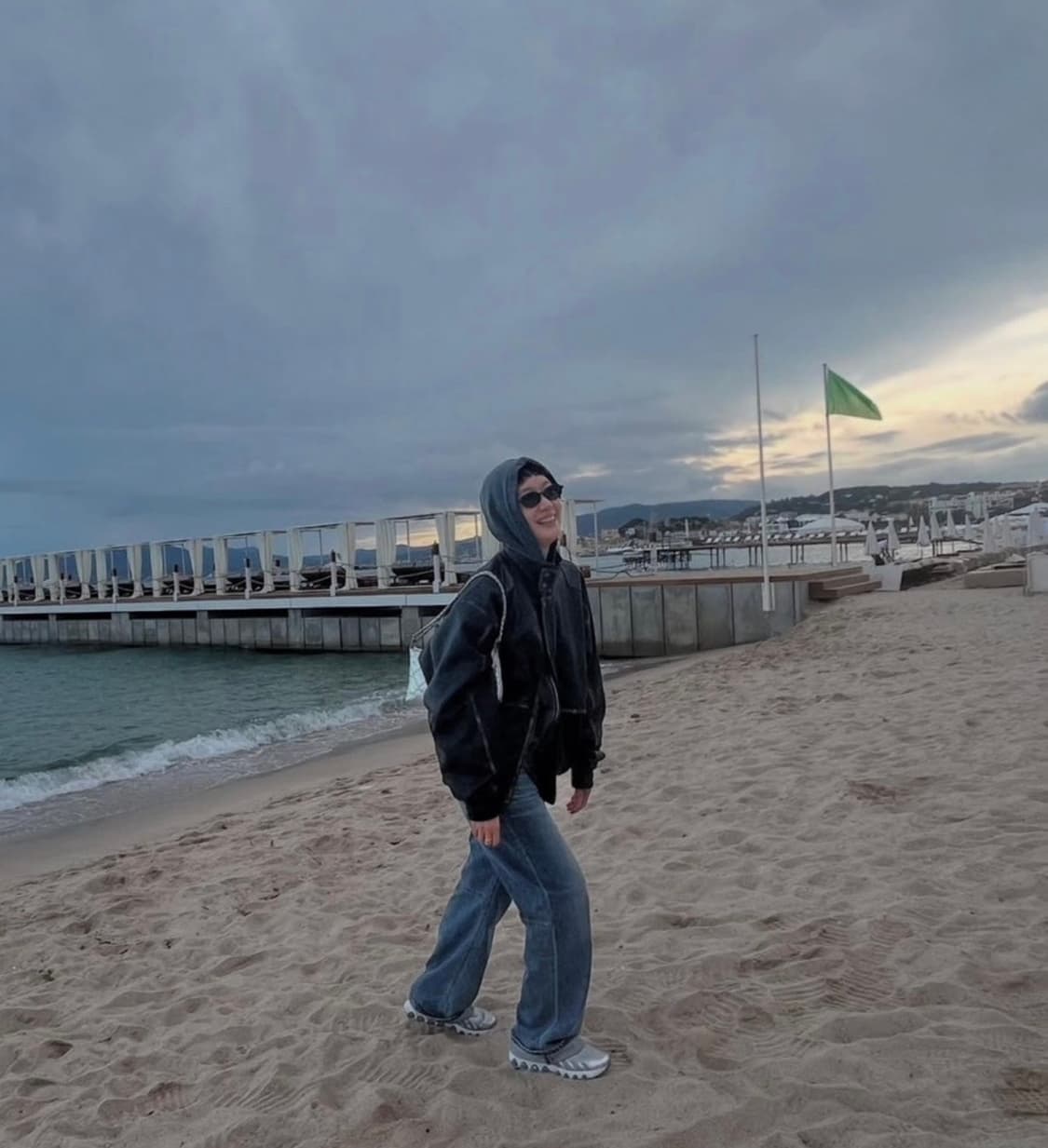 235) 나이키 우먼 에어 맥스 DN8 울프 그레이 메탈릭 실버 상품이미지2