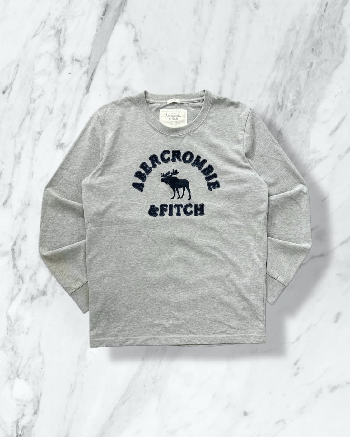 아베크롬비 y2k 스펠로고 그레이 롱슬리브  상품이미지1