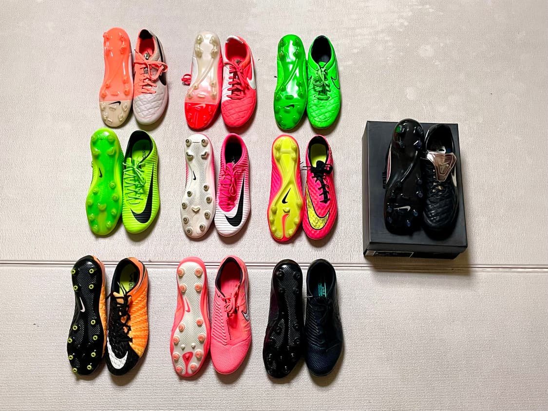 여러 축구화 판매 상품이미지1