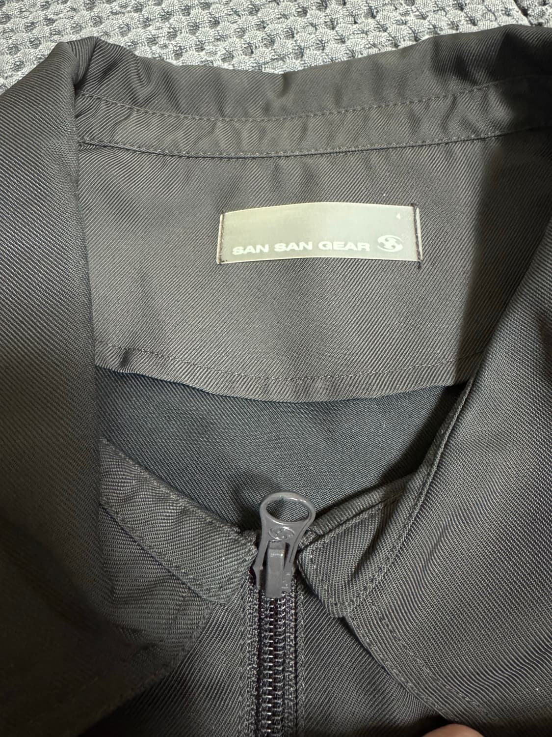 산산기어 24fw 바람막이 상품이미지3