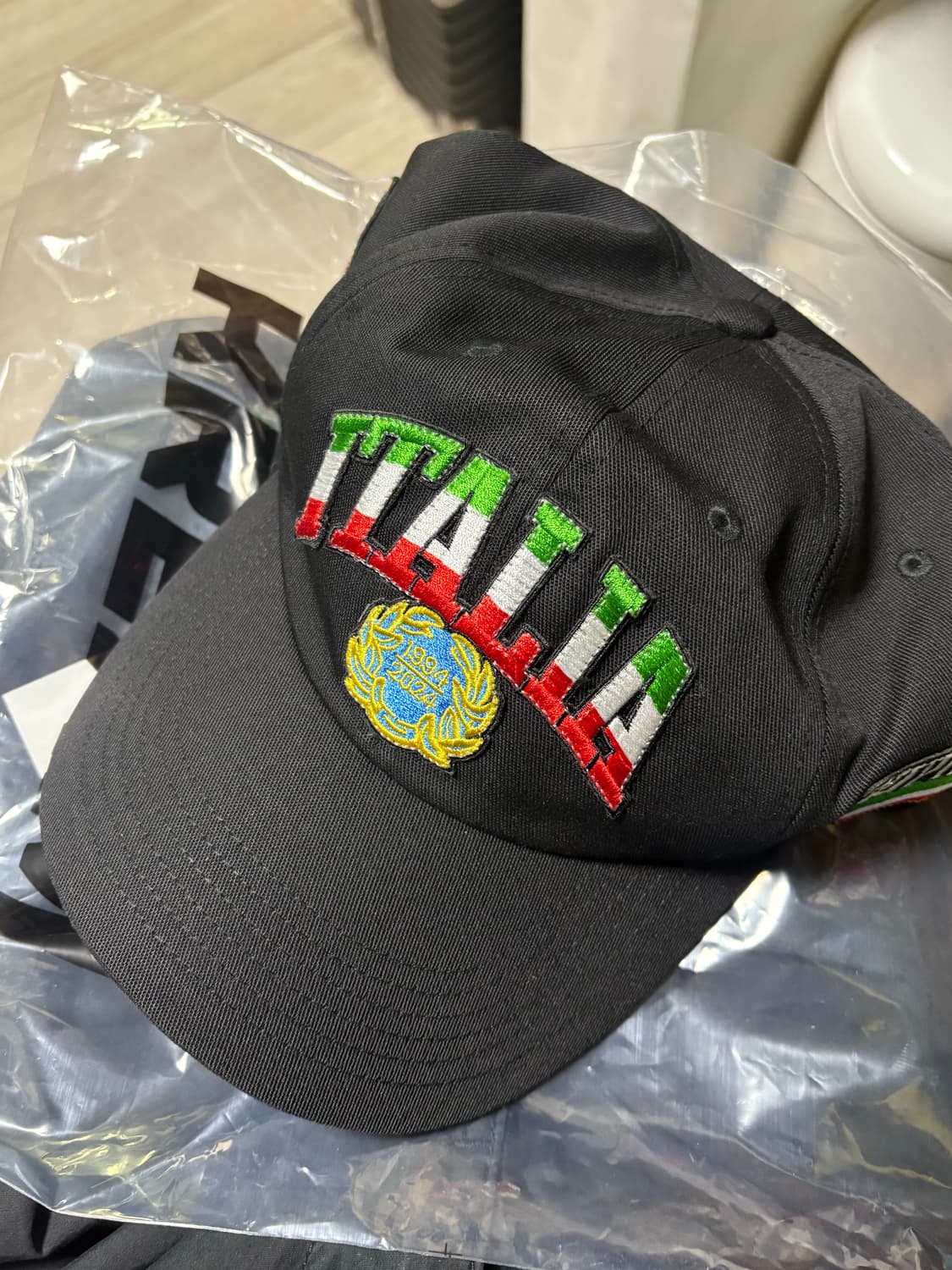 슈프림 이탈리아 6패널 모자 상품이미지1