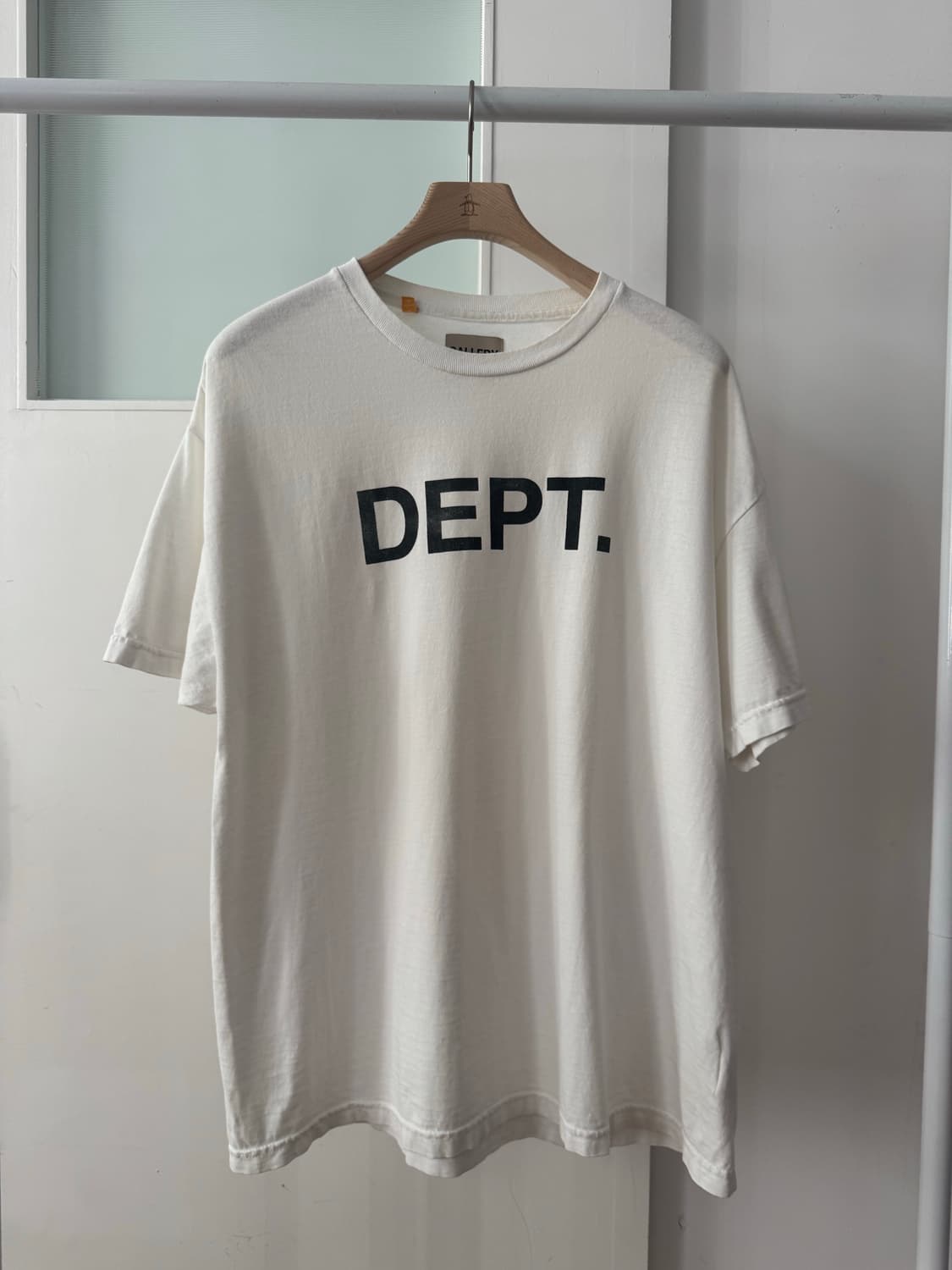갤러리디파트먼트 dept 반팔 L사이즈 판매합니다 상품이미지1
