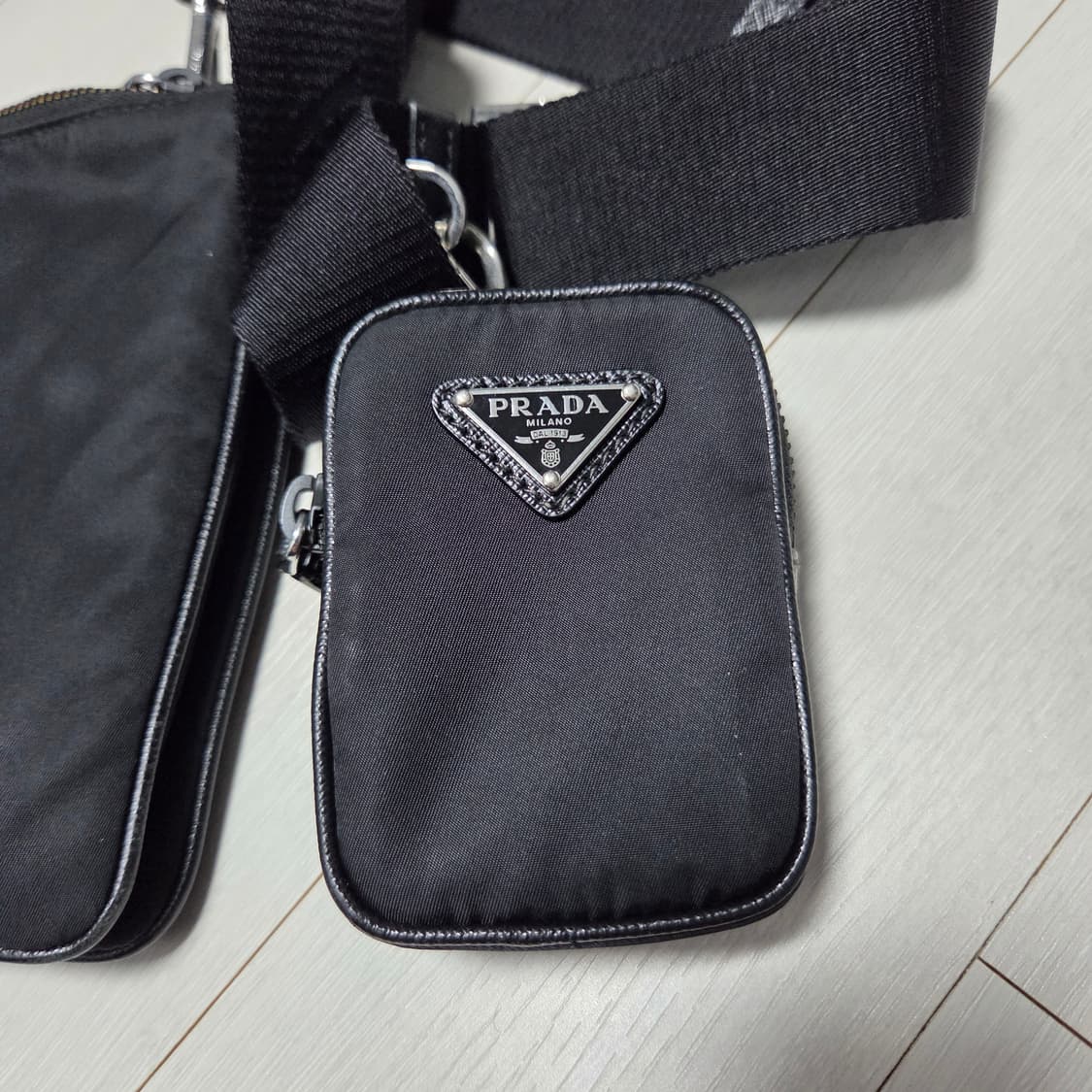 프라다 리나일론 포켓 크로스백 (롯데백화점 본점 정품) 상품이미지2