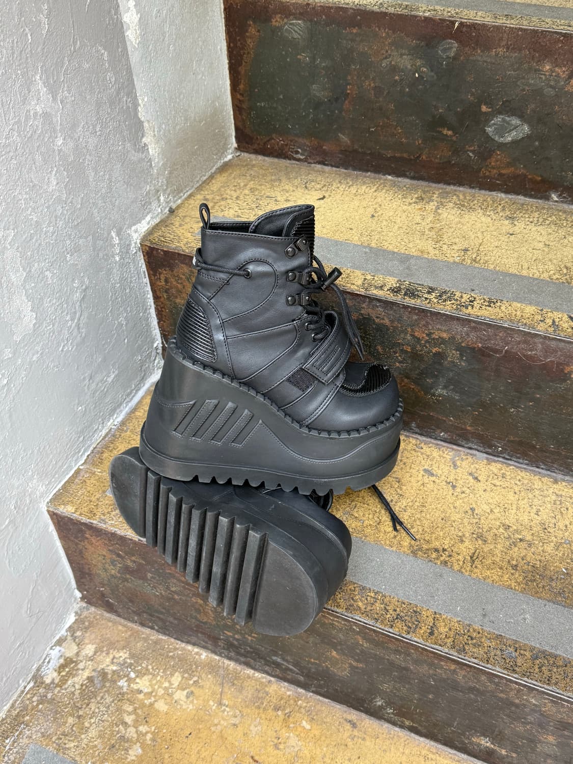 데모니아 스톰프 13 워커 상품이미지7