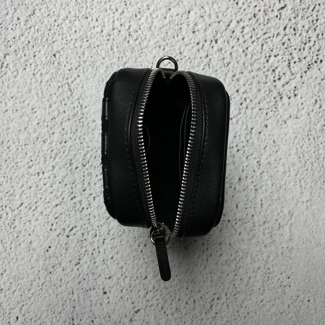 Anne Klein Lion Logo Crossbody Bag 상품이미지3