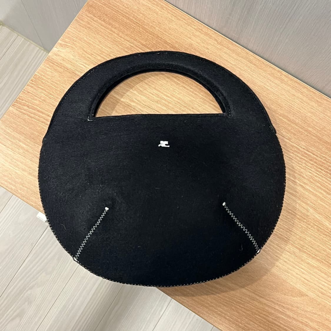 꾸레쥬 펠트 토트백 상품이미지1