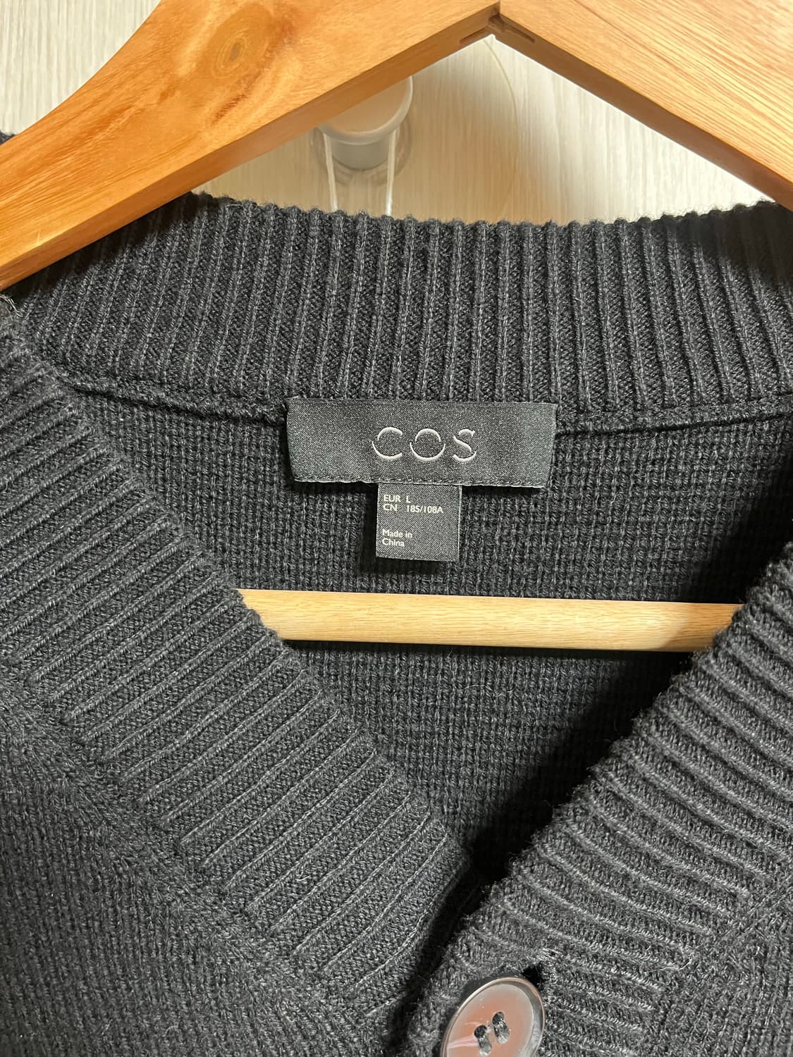 [COS] 코스 남성 V넥 니트 가디건 (L사이즈) 상품이미지1