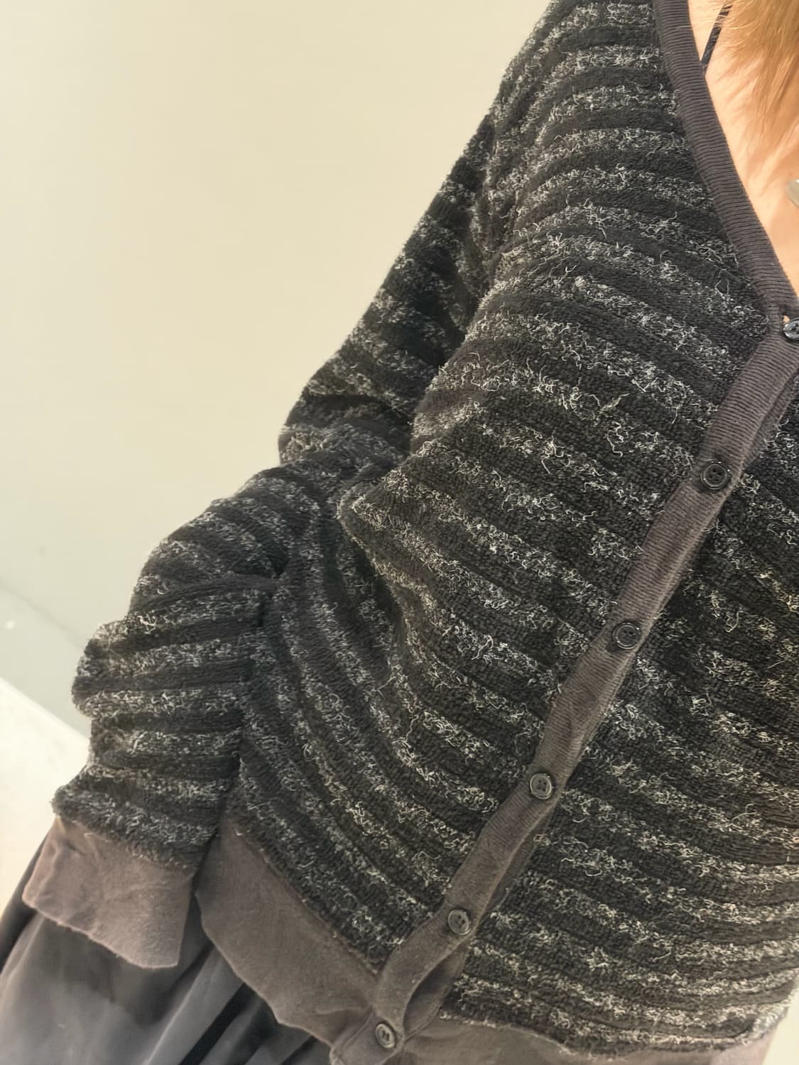 fluffy stripe pattern v-neck cardigan 상품이미지4