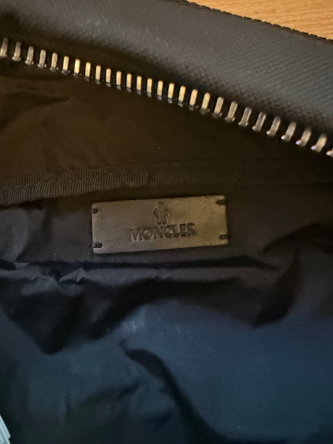 몽클레어 듀랑스 힙색 블랙 상품이미지4