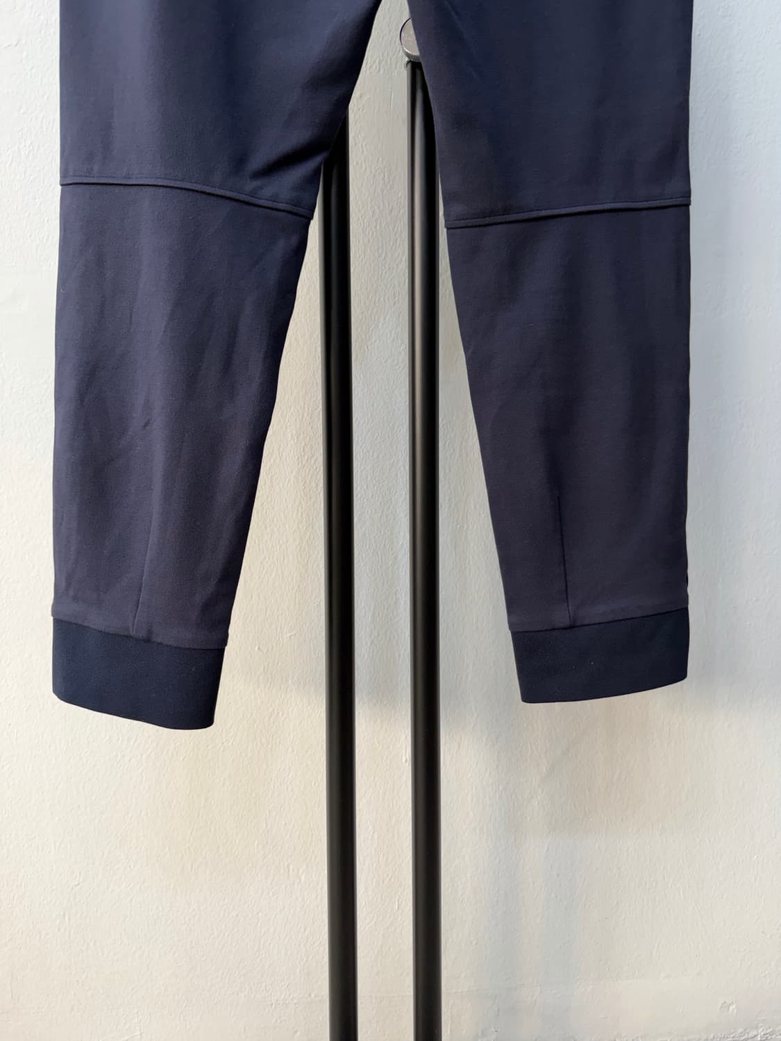 매장판정품) 지포어 23ss 남성 네이비 밴딩 조거팬츠 82 상품이미지6