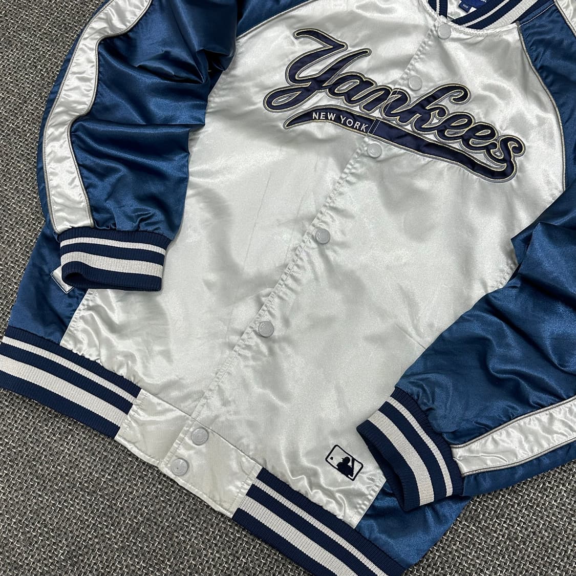 MLB 00s 올드스쿨 뉴욕양키스 새틴 야구점퍼 100 상품이미지5
