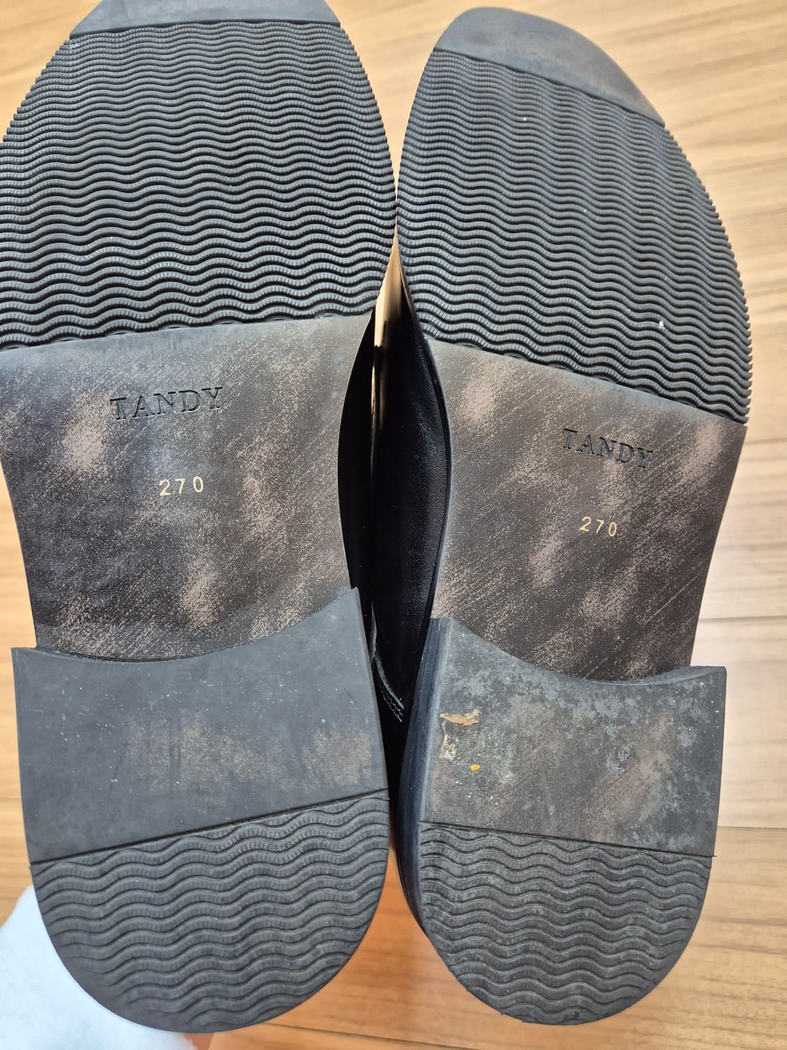 탠디 남성 구두 블랙 색상 270mm입니다. 무난한 디자인이라 어떤 스타 상품이미지4