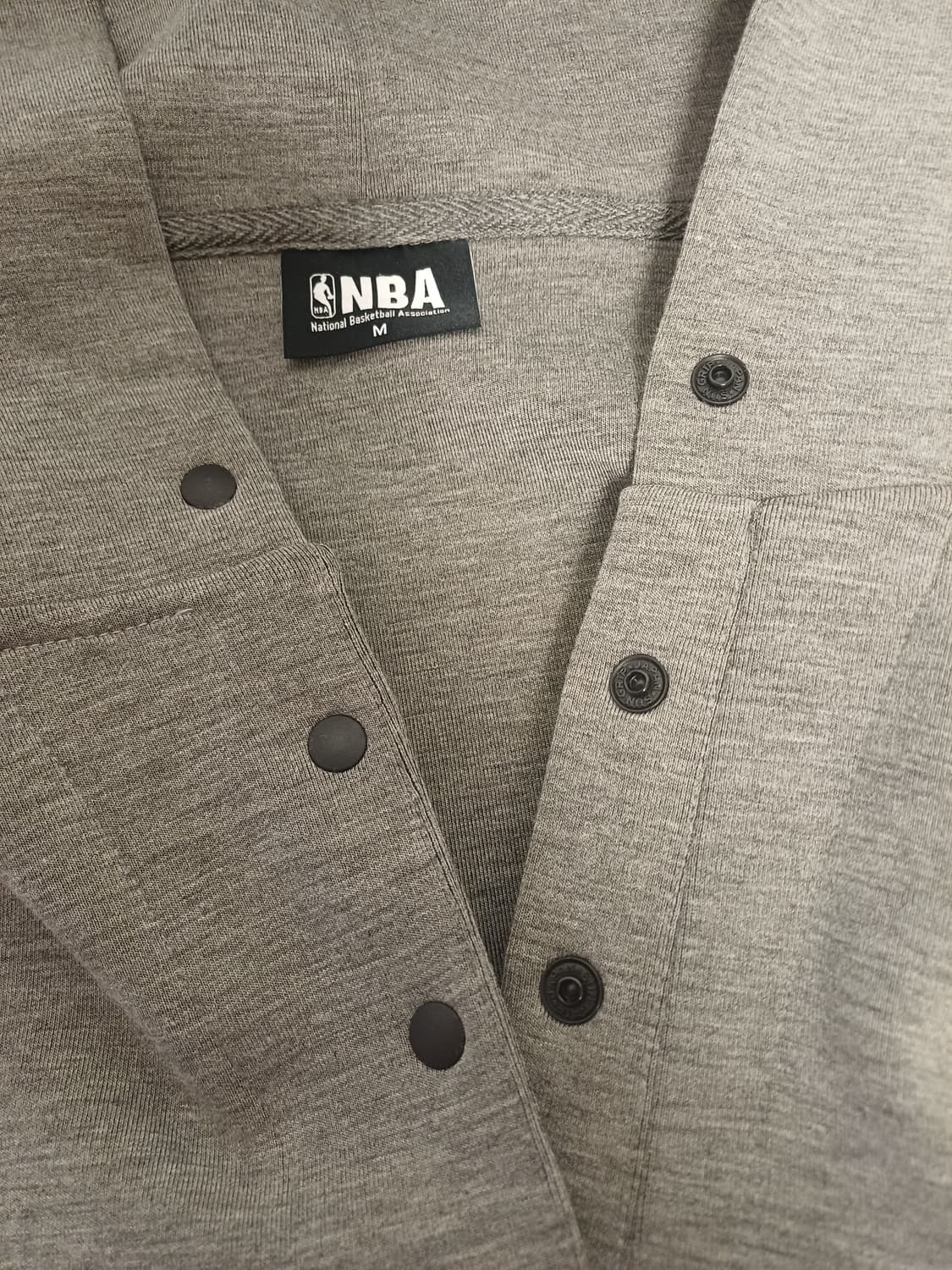 [M] NBA 유타 재즈 스냅 버튼 유틸리티 후드 (그레이) 상품이미지4