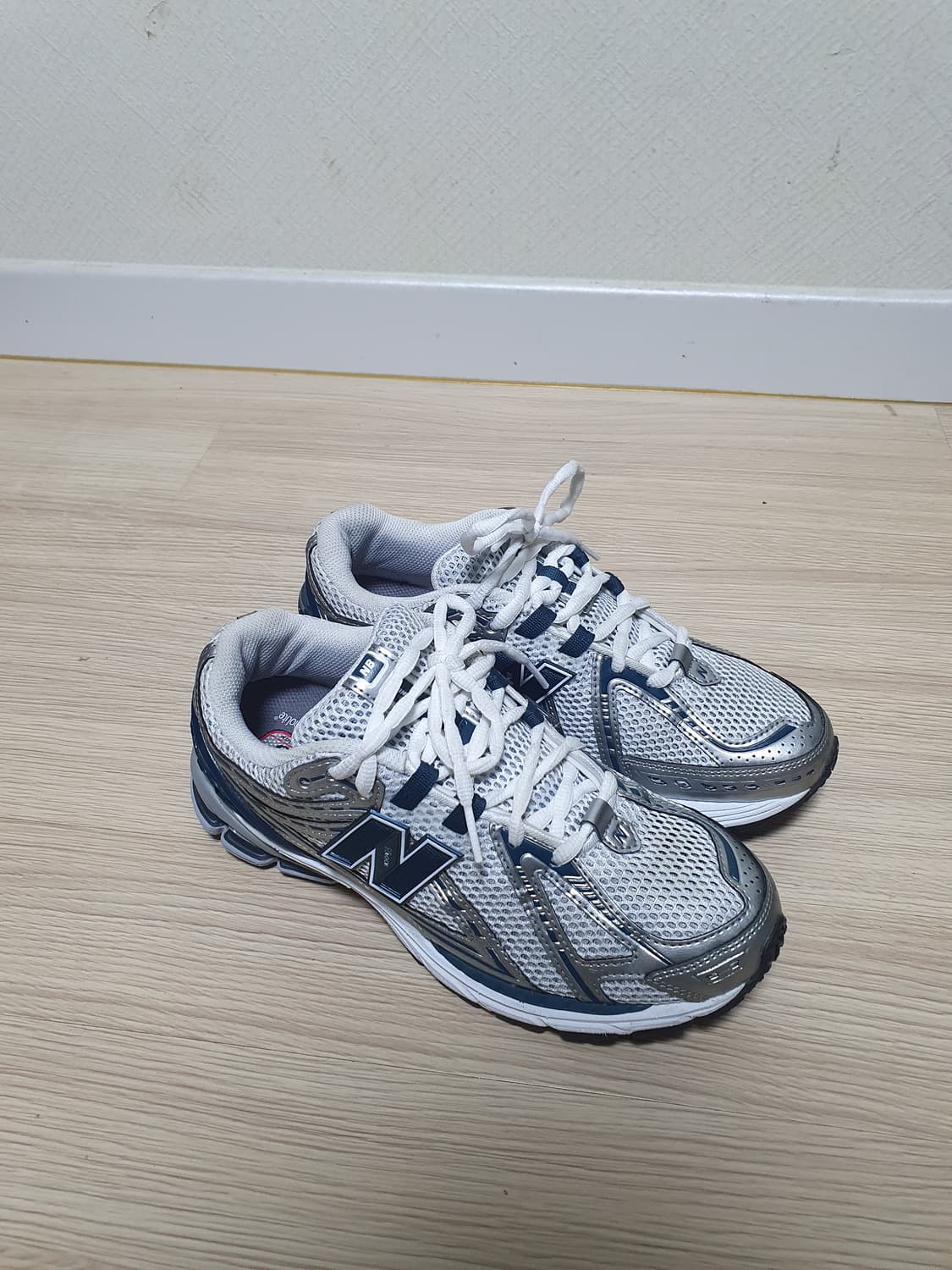 뉴발란스 1906R 운동화 250 상품이미지2