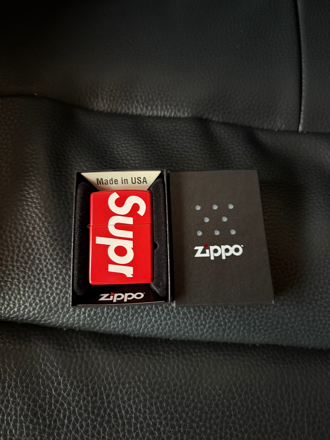 슈프림 로고 지포 레드 상품이미지1