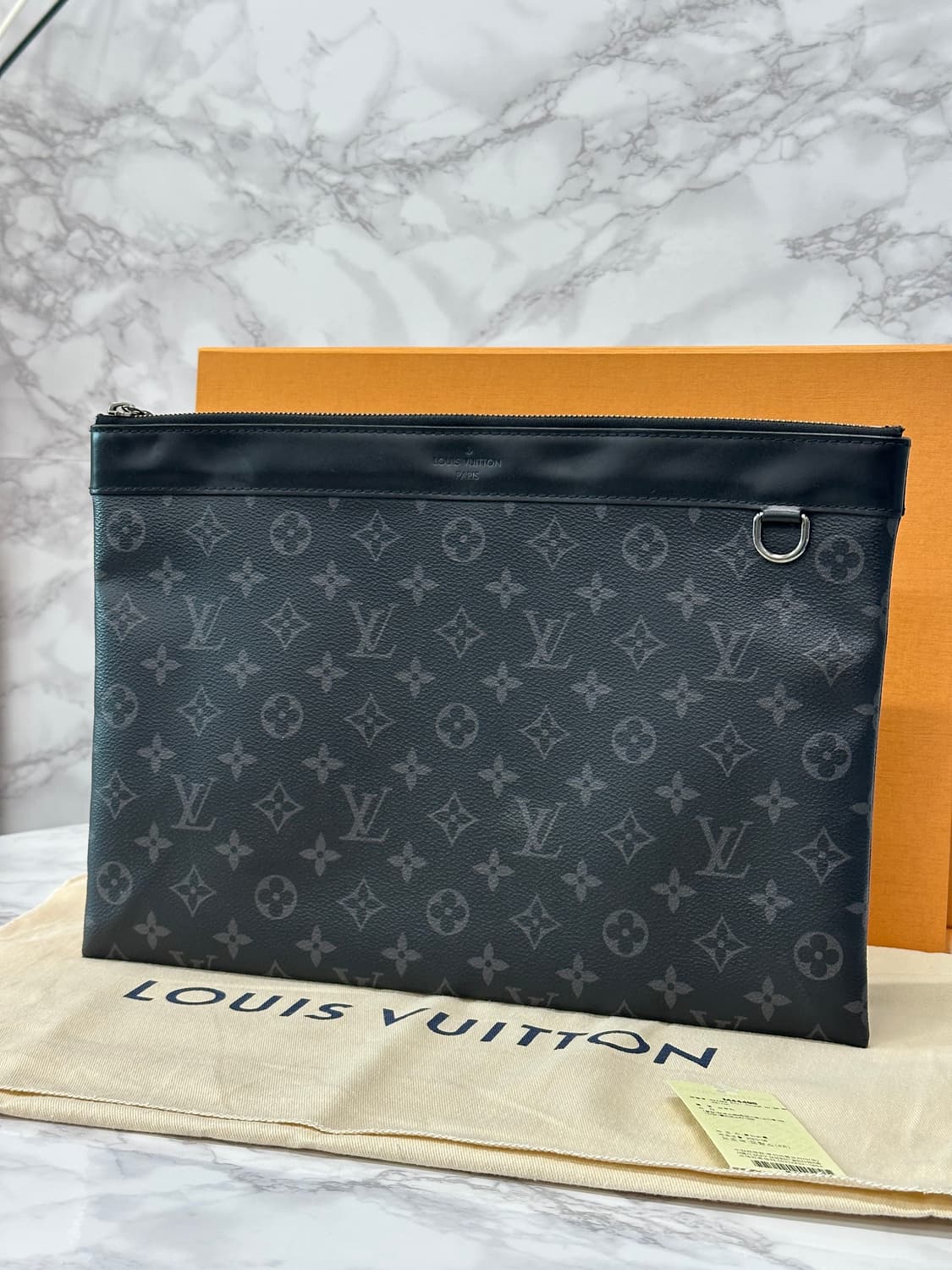 루이비통 이클립스 모노그램 레더 클러치 상품이미지2