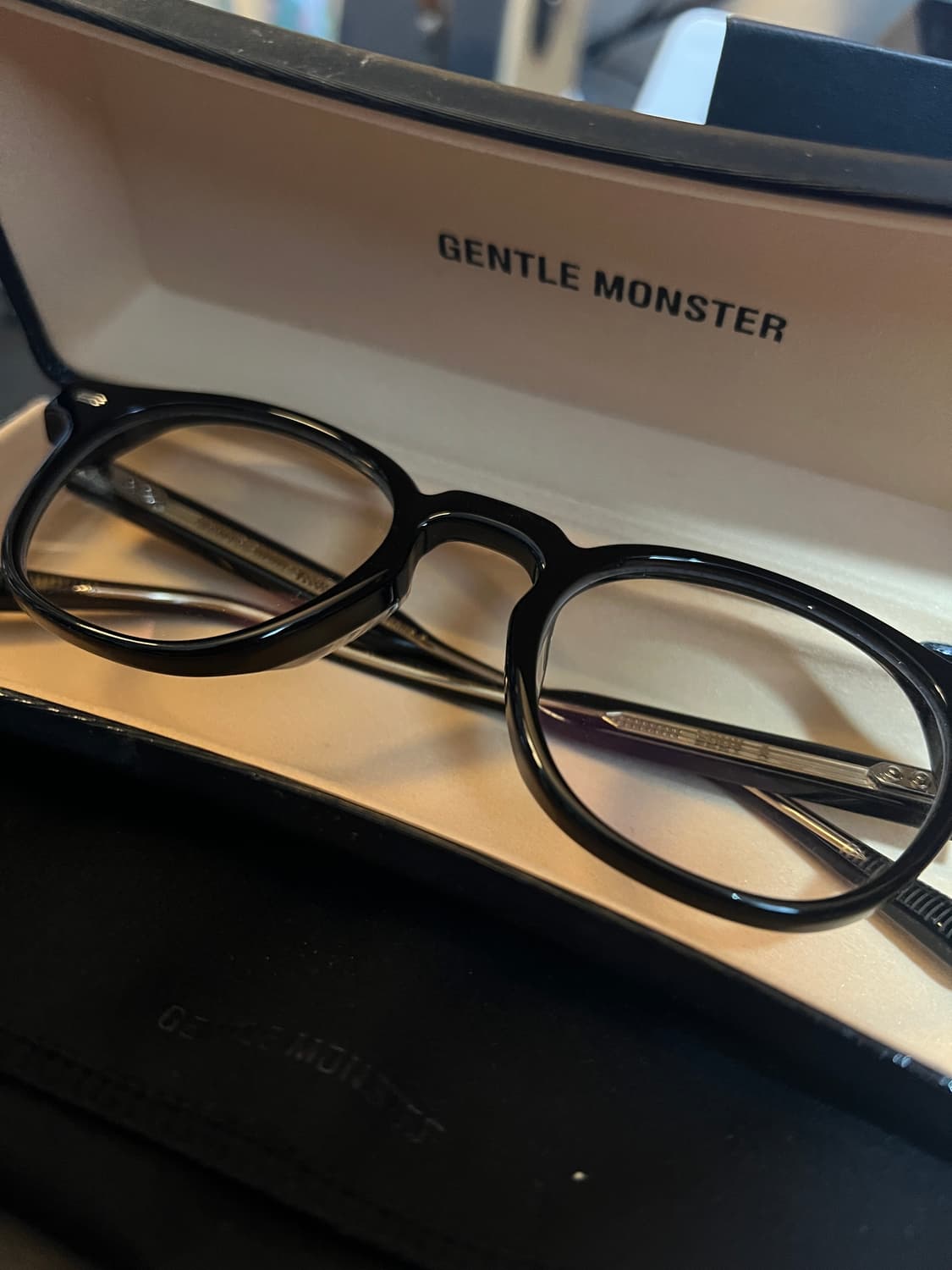 젠틀몬스터 에디eddy A-01 블랙 풀박스 상품이미지2