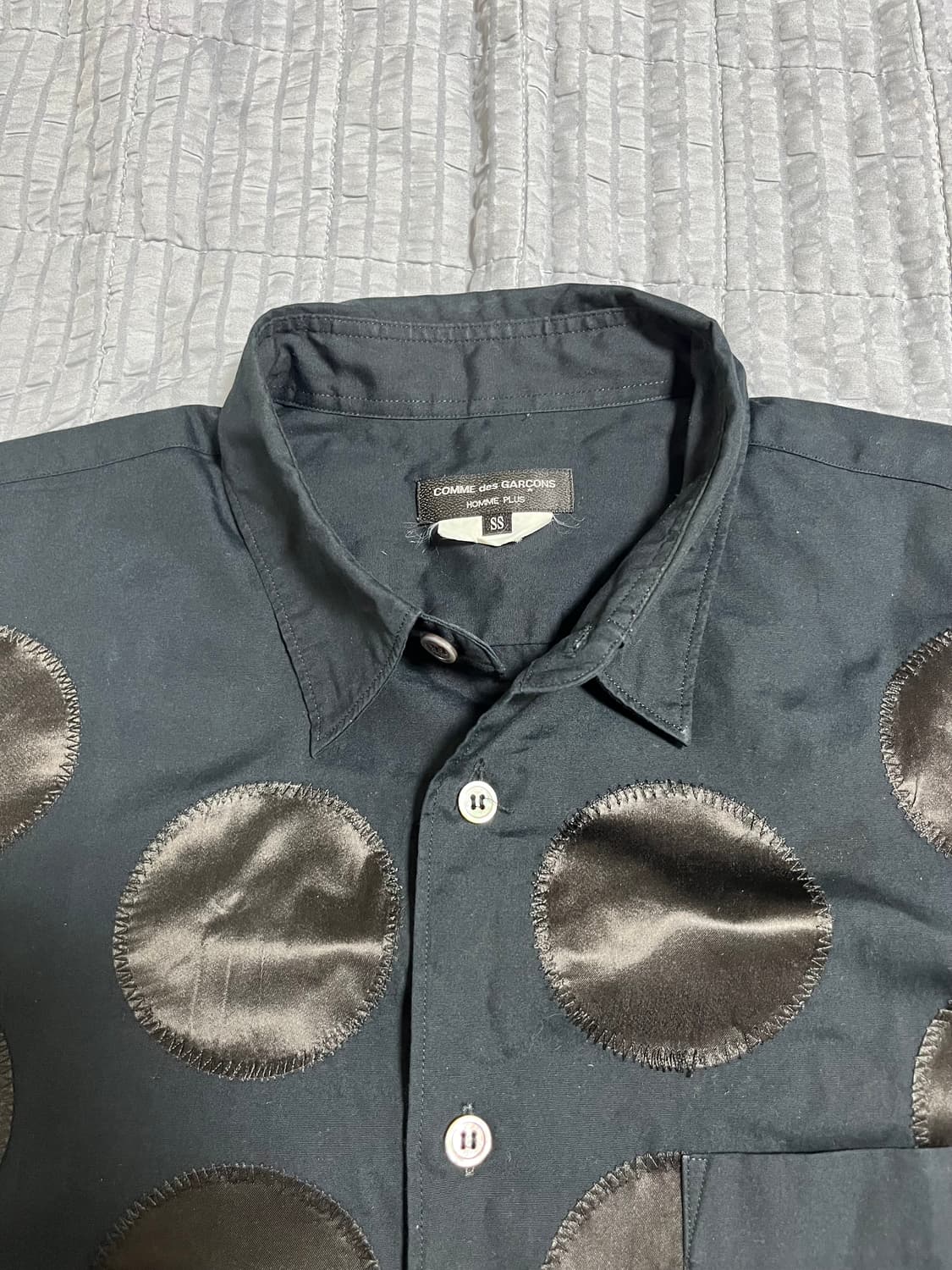 (XS) 꼼데가르송 옴므플러스 도트 하프셔츠 블랙 상품이미지4