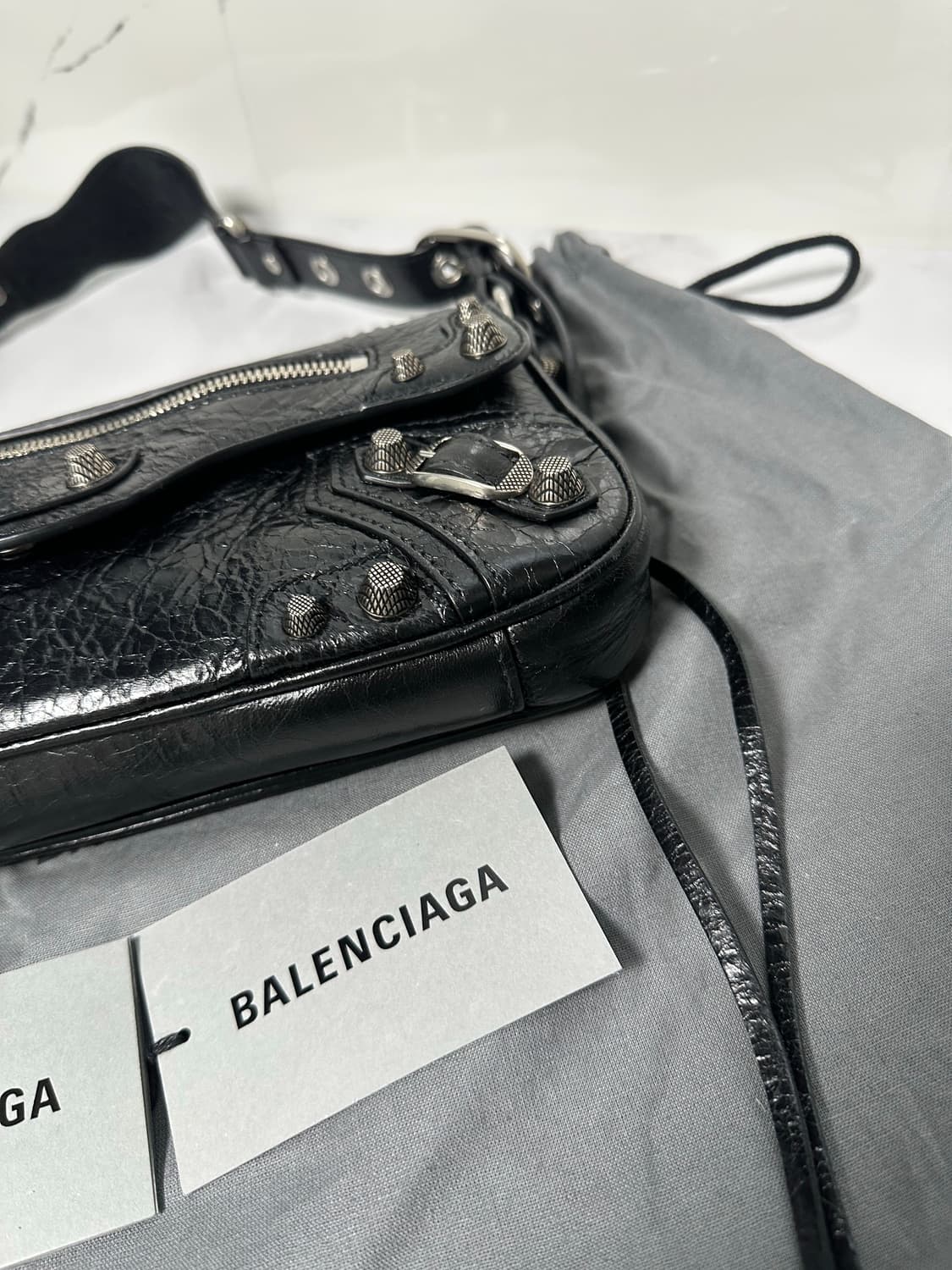 [S급 정품] 발렌시아가 르카골 슬링백 스몰 블랙 상품이미지5