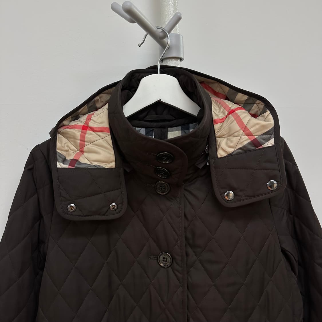 버버리 체크 후드 퀼팅 코트 상품이미지5