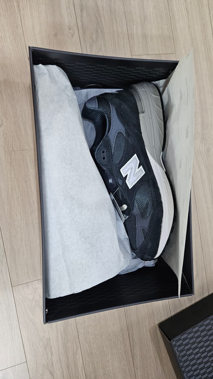 Kith x 뉴발란스 993  상품이미지1