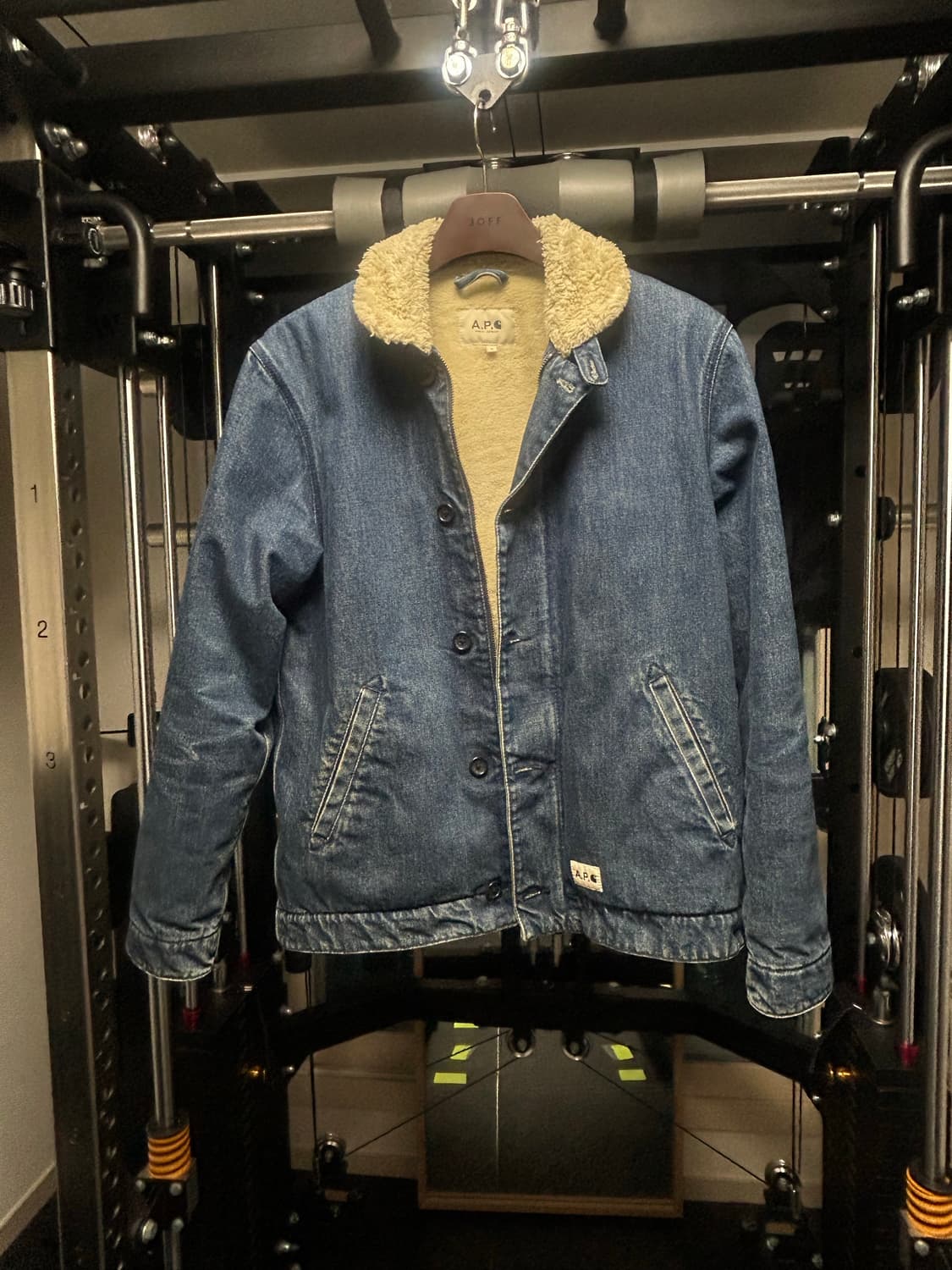 칼페쎄 브리스톨 M사이즈 팝니다 상품이미지1