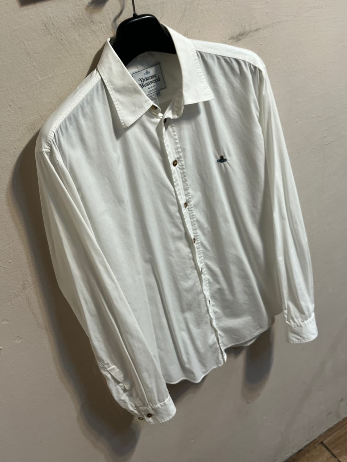 비비안 웨스트우드 화이트 셔츠 상품이미지3