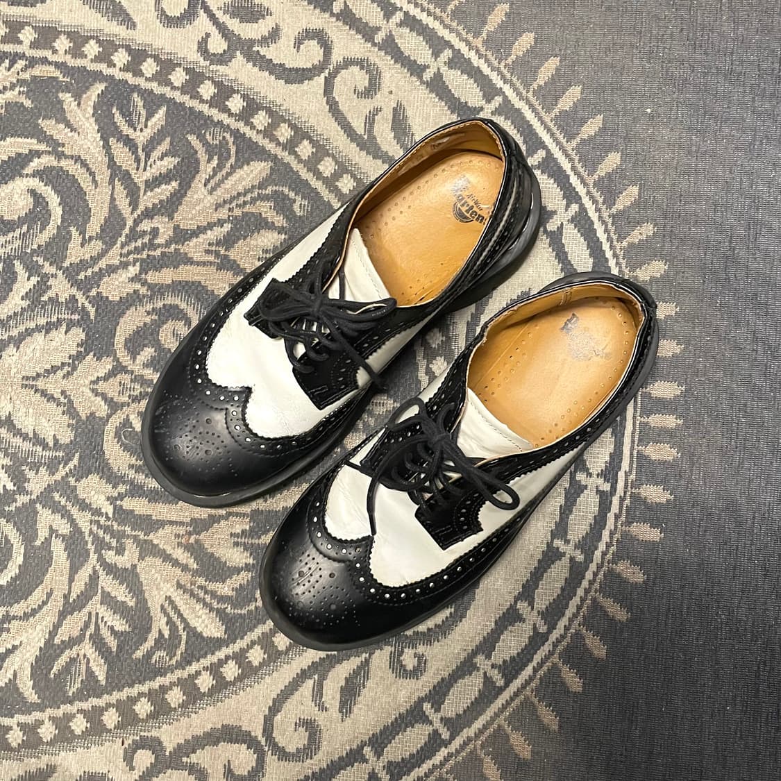 닥터마틴 10458 브로그 윙팁 슈즈   상품이미지2