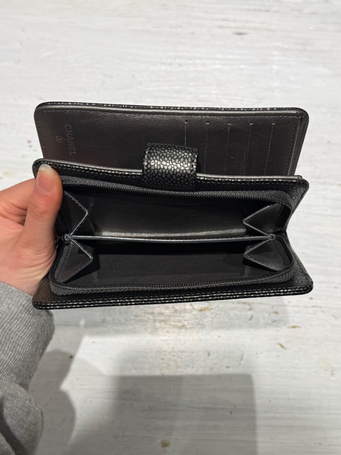 샤넬 블랙 CC 로고 캐비어 레더 월렛 상품이미지5