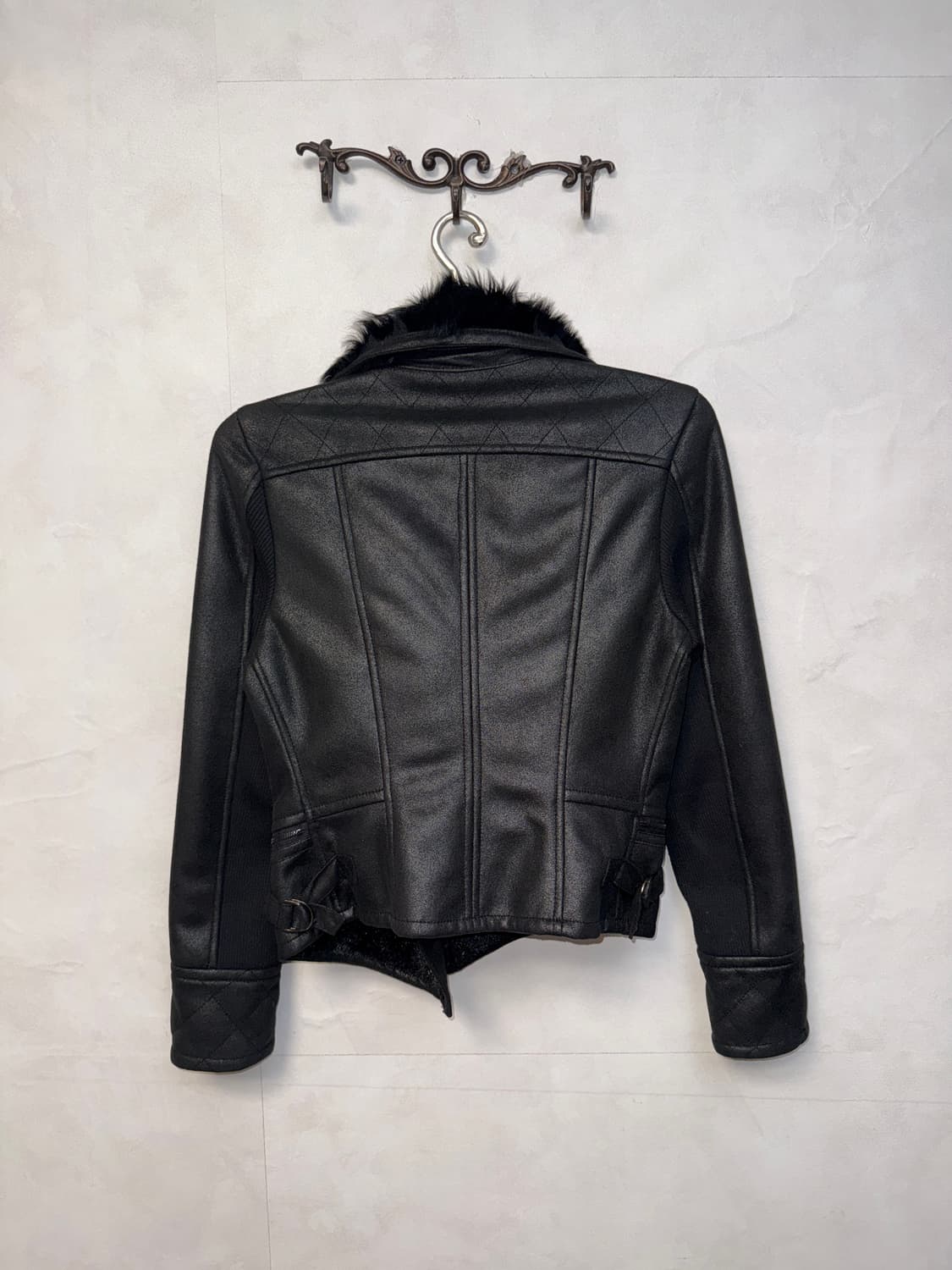 Black lamb fur side buckle mustang 상품이미지4