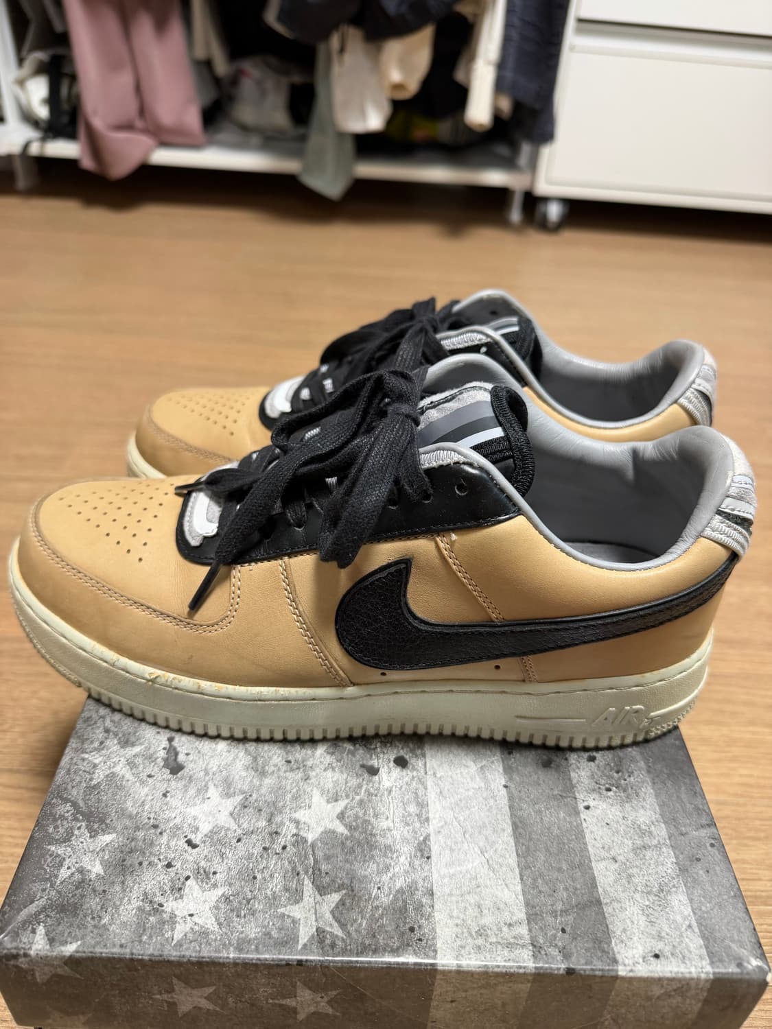 [9] 나이키 x 리카르도 티시 에어포스 1 로우 탄 상품이미지3