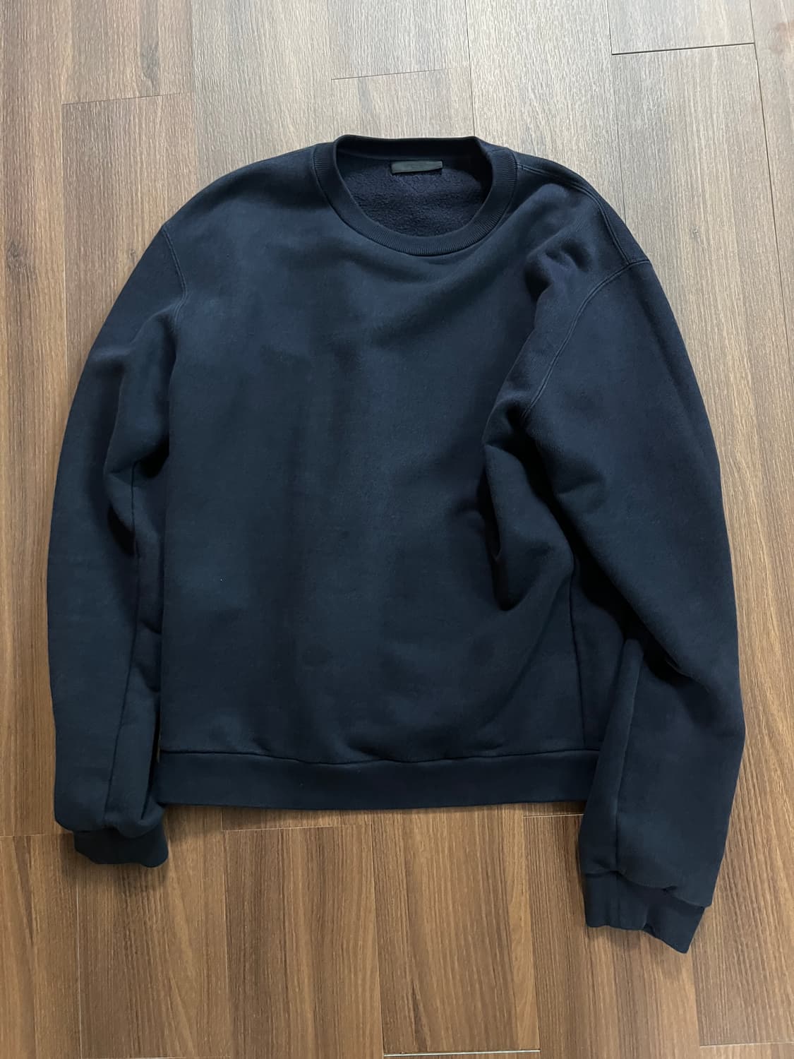 프라다 삼각로고 맨투맨 상품이미지3