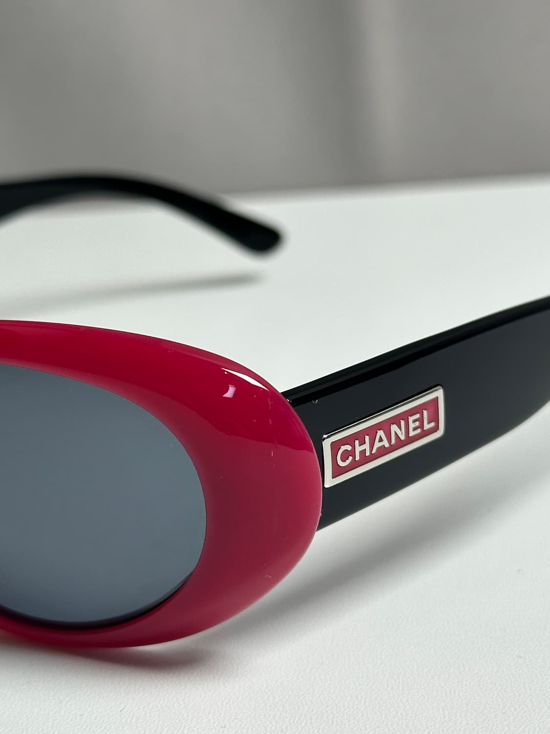 샤넬 오벌 프레임 선글라스 – 1990s 팝 아이콘 리에디션 상품이미지5