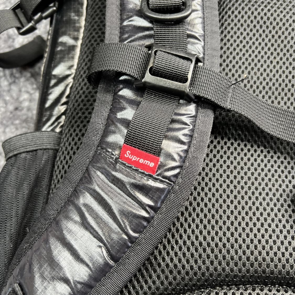 17FW 슈프림 백팩 블랙 상품이미지5